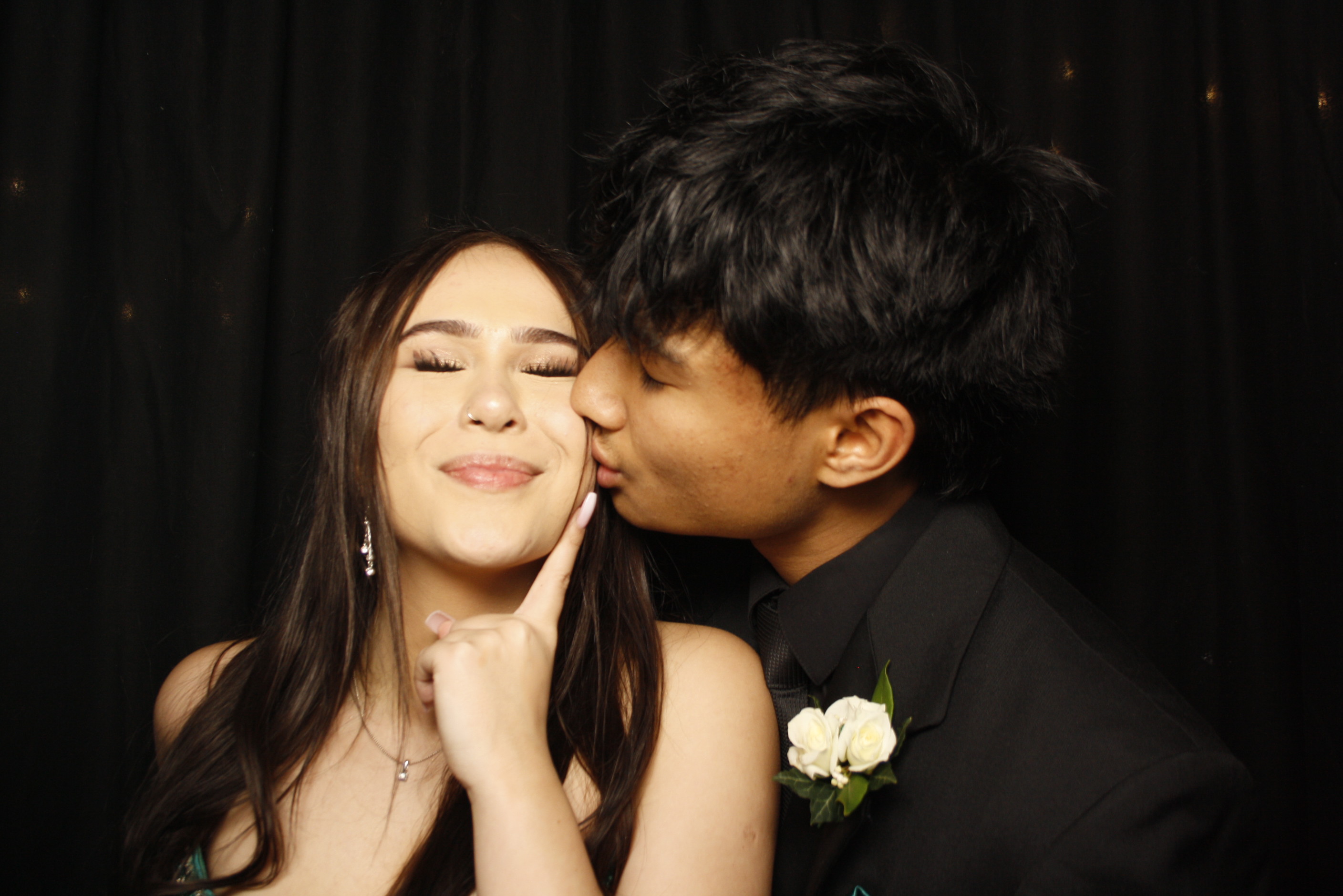 Kuranui College Ball | View more photos from the event at wgtngallery.classicphotobooths.co.nz/u/wgtncpbgallery/Kuranui-College-Ball