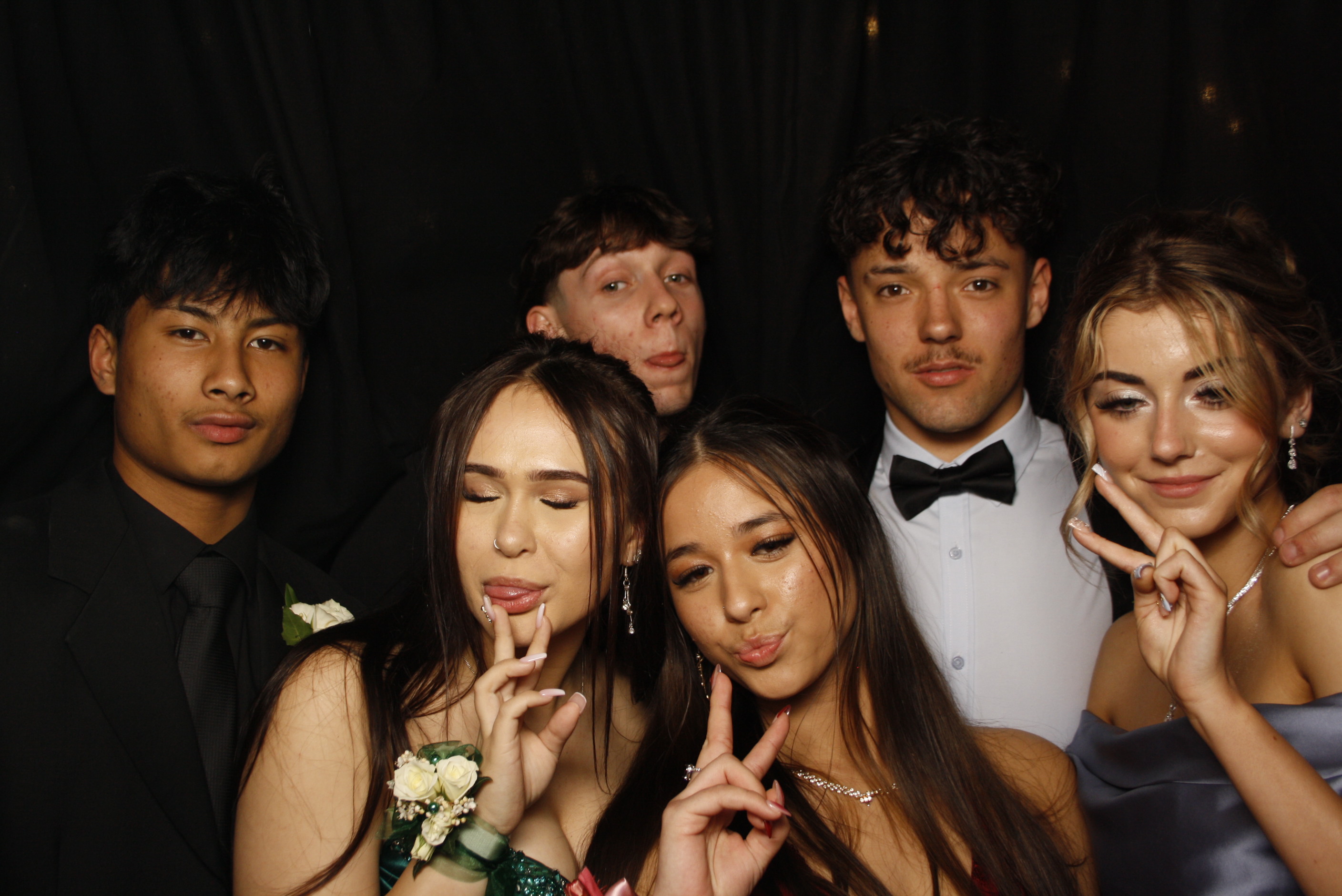 Kuranui College Ball | View more photos from the event at wgtngallery.classicphotobooths.co.nz/u/wgtncpbgallery/Kuranui-College-Ball