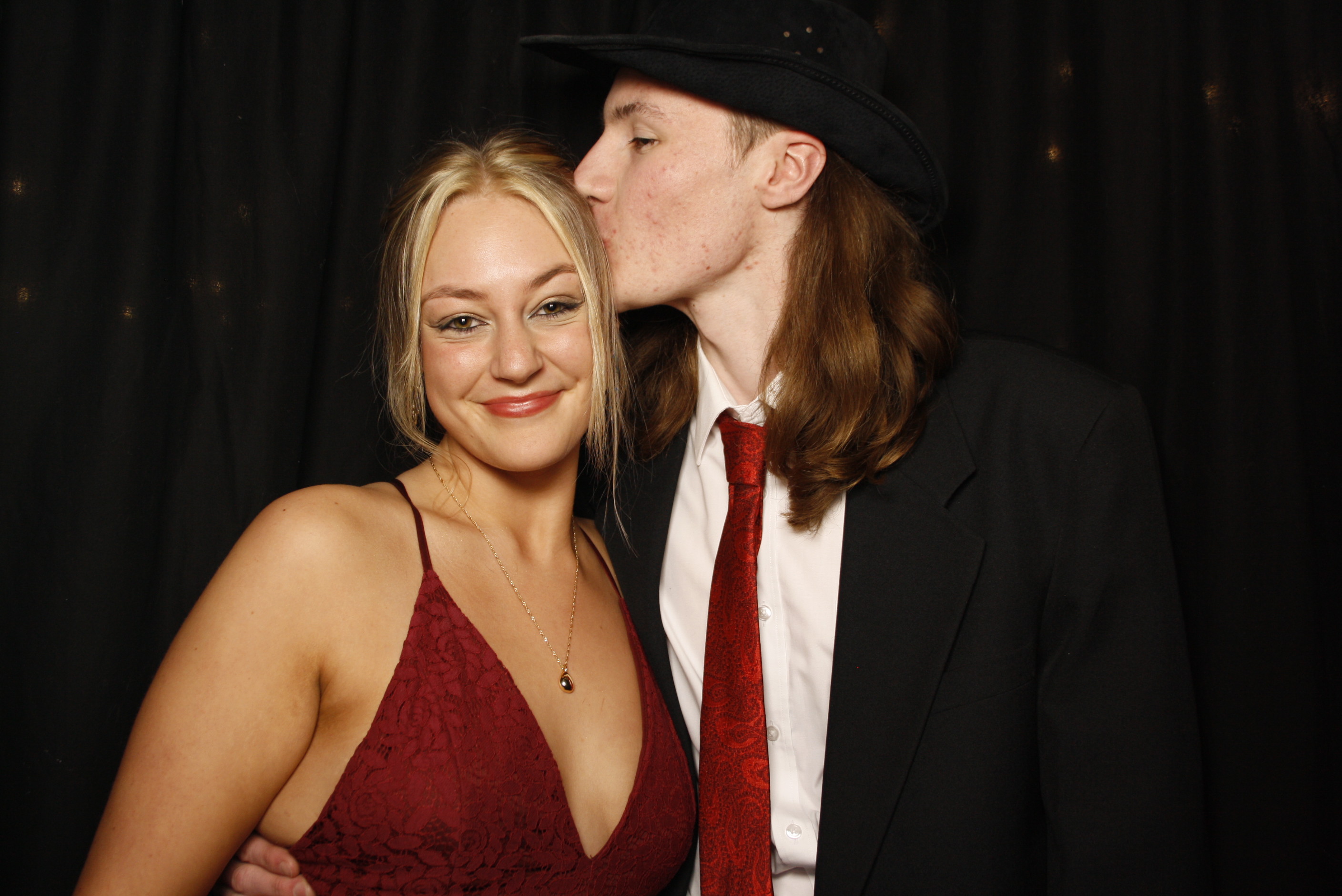 Kuranui College Ball | View more photos from the event at wgtngallery.classicphotobooths.co.nz/u/wgtncpbgallery/Kuranui-College-Ball