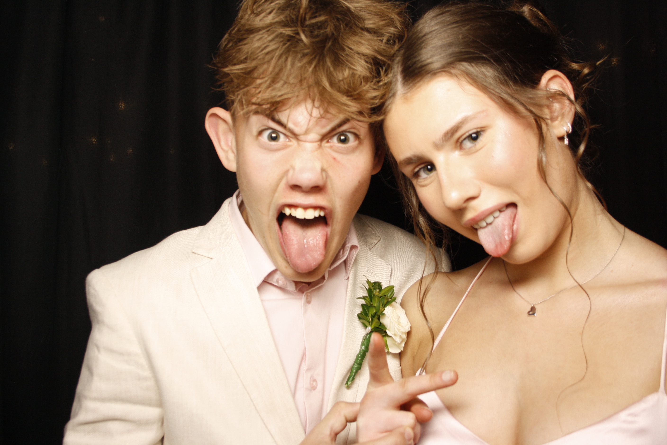 Kuranui College Ball | View more photos from the event at wgtngallery.classicphotobooths.co.nz/u/wgtncpbgallery/Kuranui-College-Ball