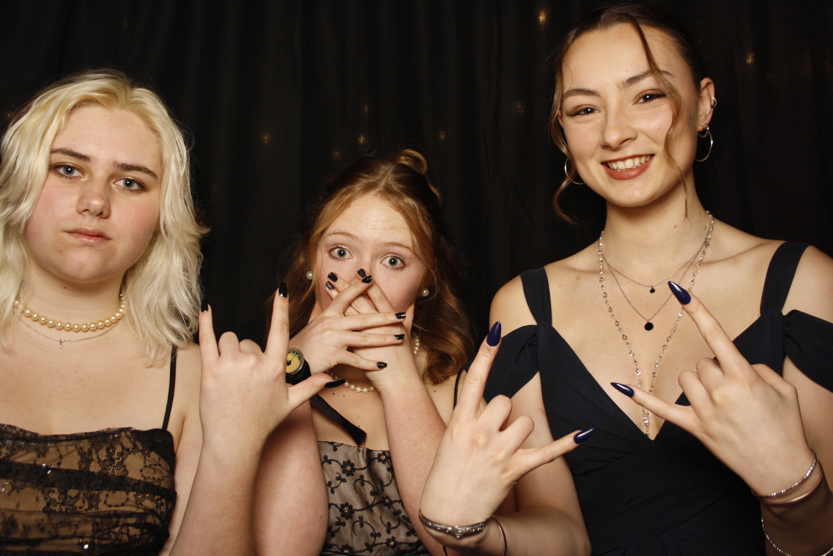 Kuranui College Ball | View more photos from the event at wgtngallery.classicphotobooths.co.nz/u/wgtncpbgallery/Kuranui-College-Ball