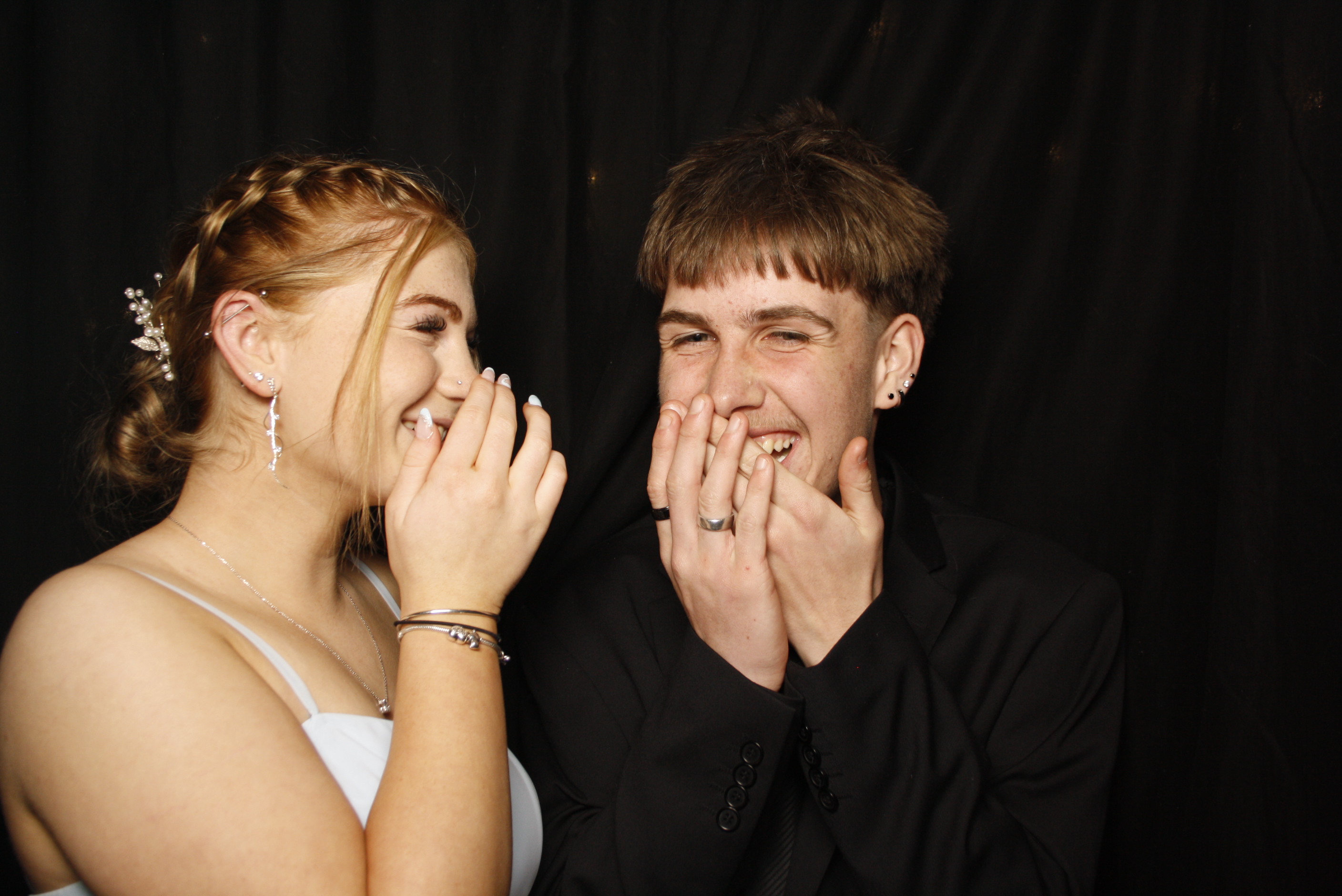 Kuranui College Ball | View more photos from the event at wgtngallery.classicphotobooths.co.nz/u/wgtncpbgallery/Kuranui-College-Ball