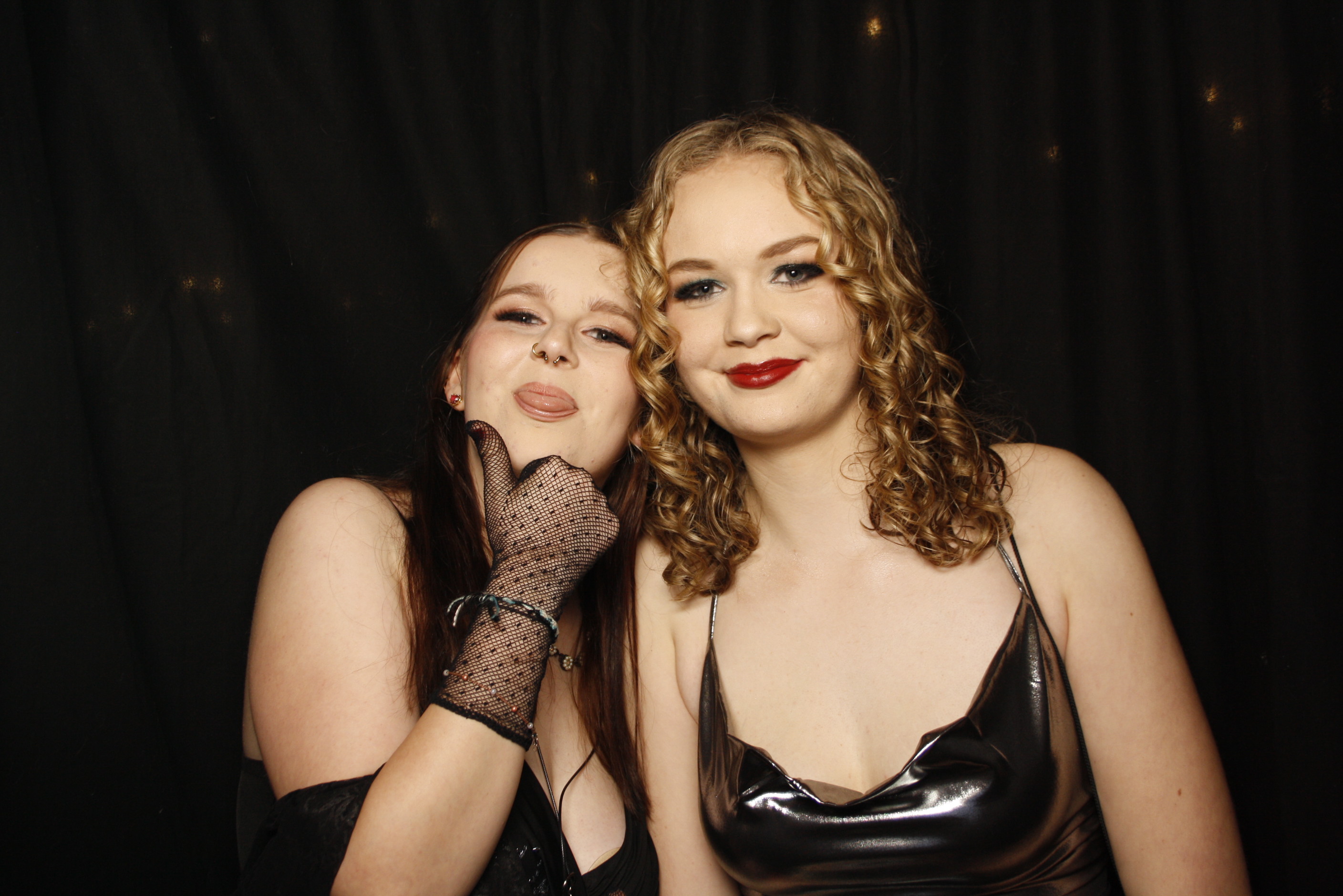 Kuranui College Ball | View more photos from the event at wgtngallery.classicphotobooths.co.nz/u/wgtncpbgallery/Kuranui-College-Ball