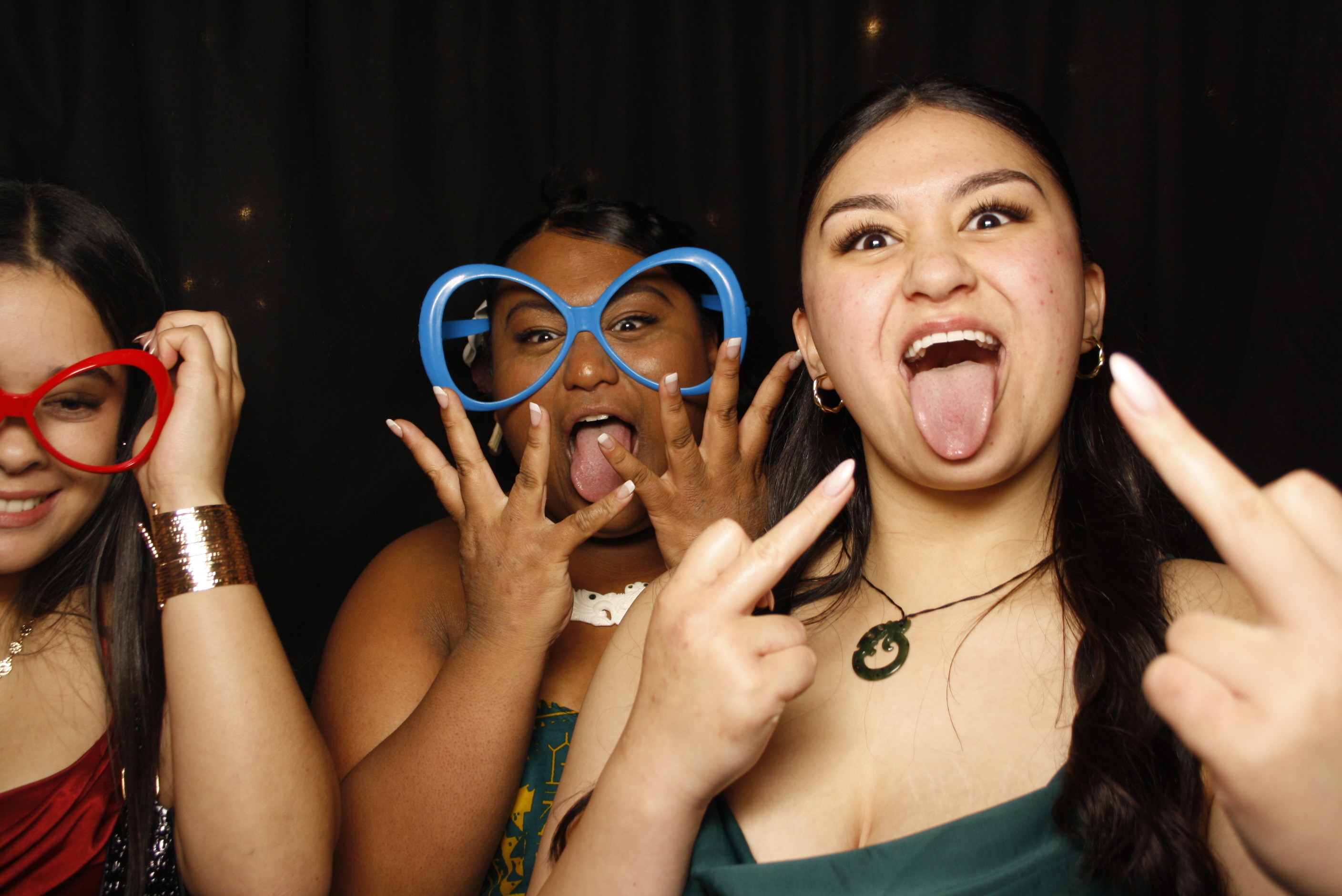 Kuranui College Ball | View more photos from the event at wgtngallery.classicphotobooths.co.nz/u/wgtncpbgallery/Kuranui-College-Ball