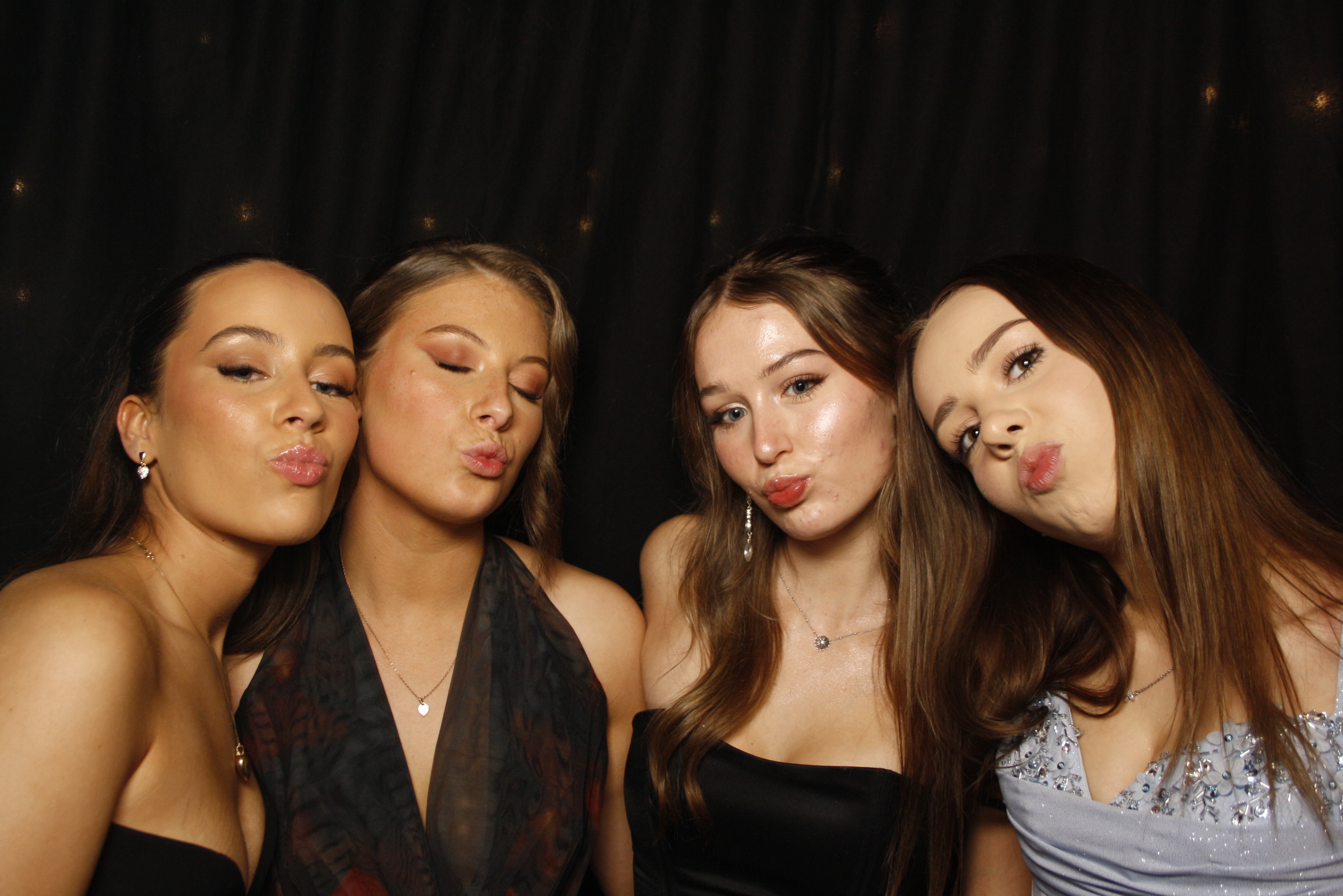 Kuranui College Ball | View more photos from the event at wgtngallery.classicphotobooths.co.nz/u/wgtncpbgallery/Kuranui-College-Ball