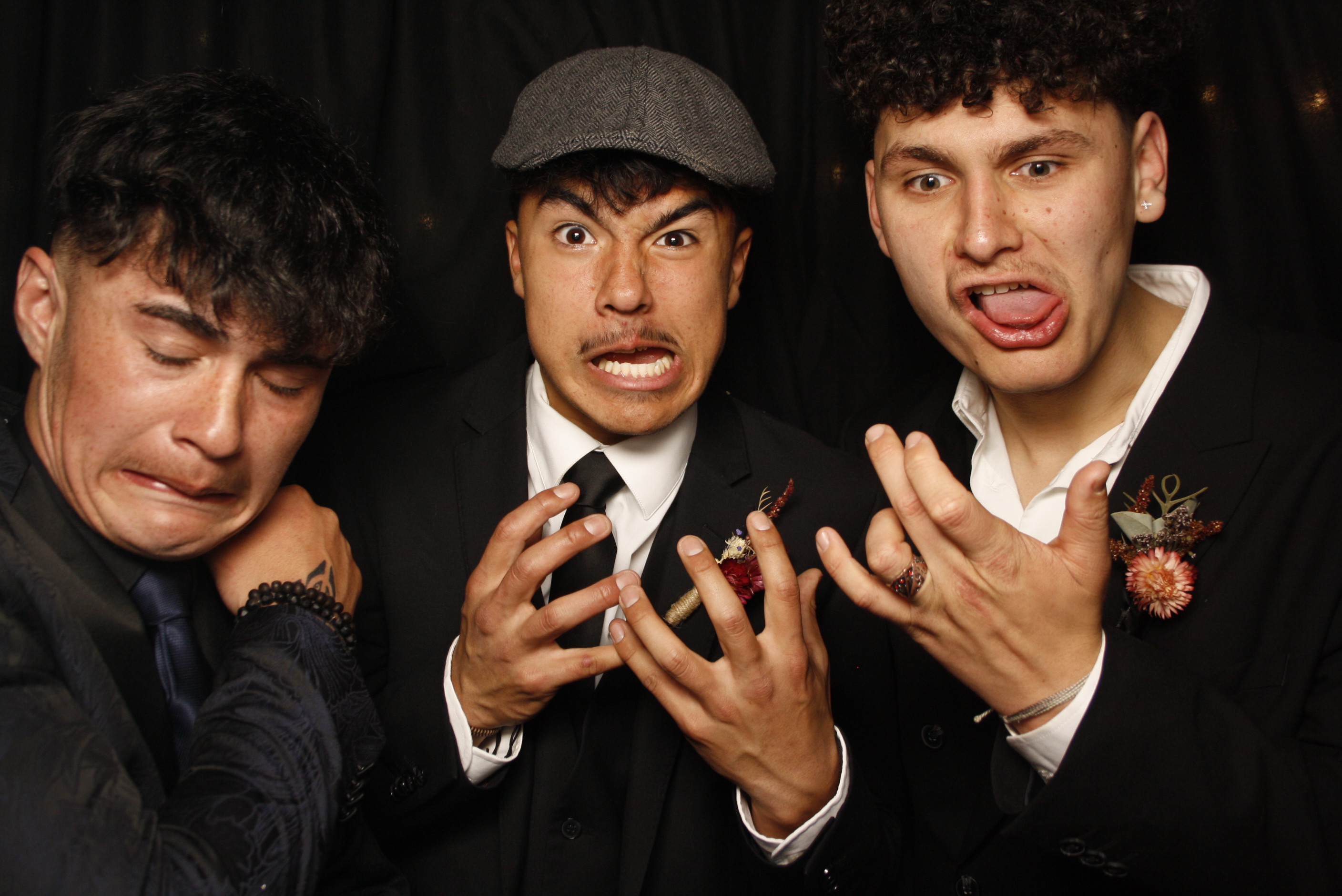 Kuranui College Ball | View more photos from the event at wgtngallery.classicphotobooths.co.nz/u/wgtncpbgallery/Kuranui-College-Ball