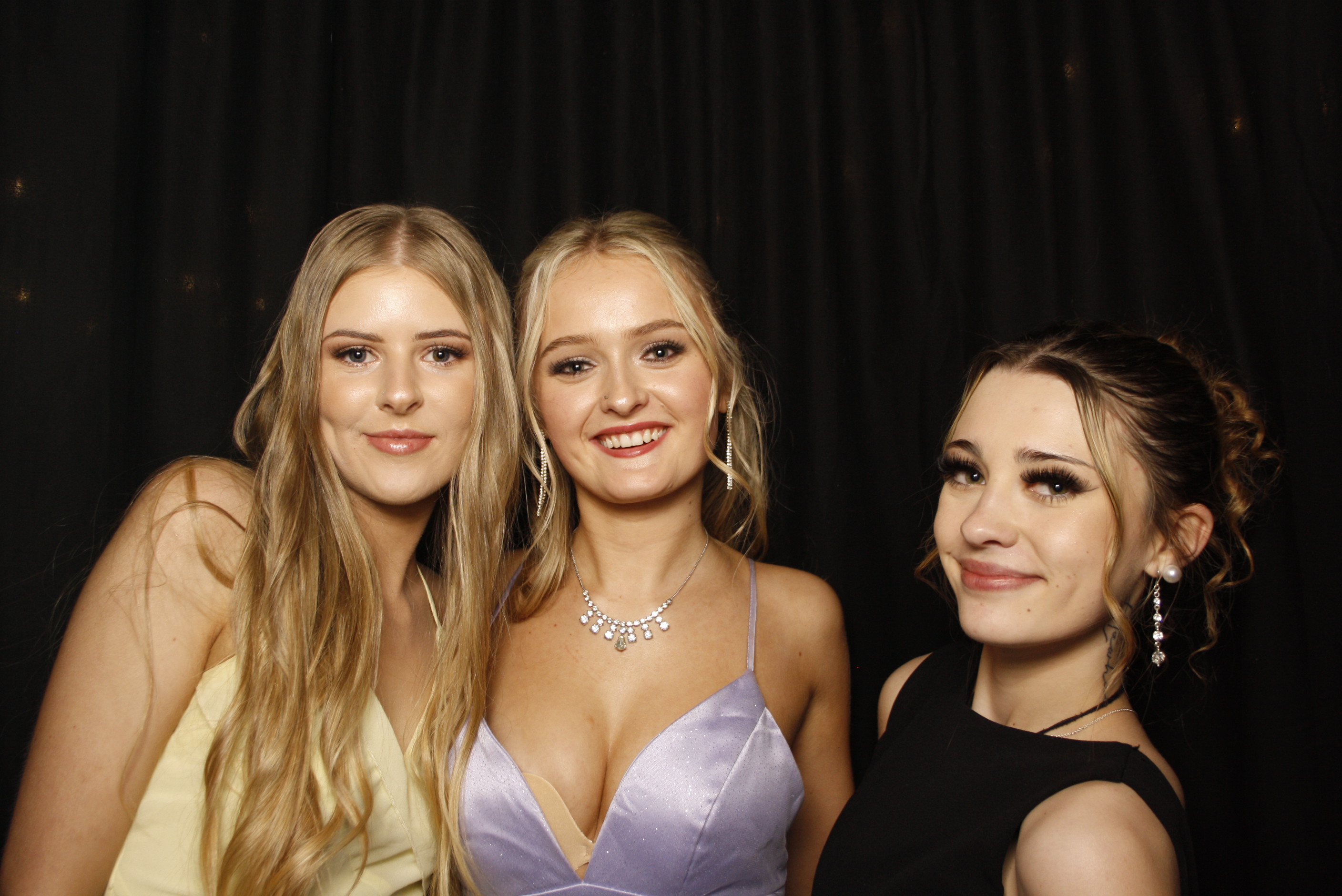 Kuranui College Ball | View more photos from the event at wgtngallery.classicphotobooths.co.nz/u/wgtncpbgallery/Kuranui-College-Ball