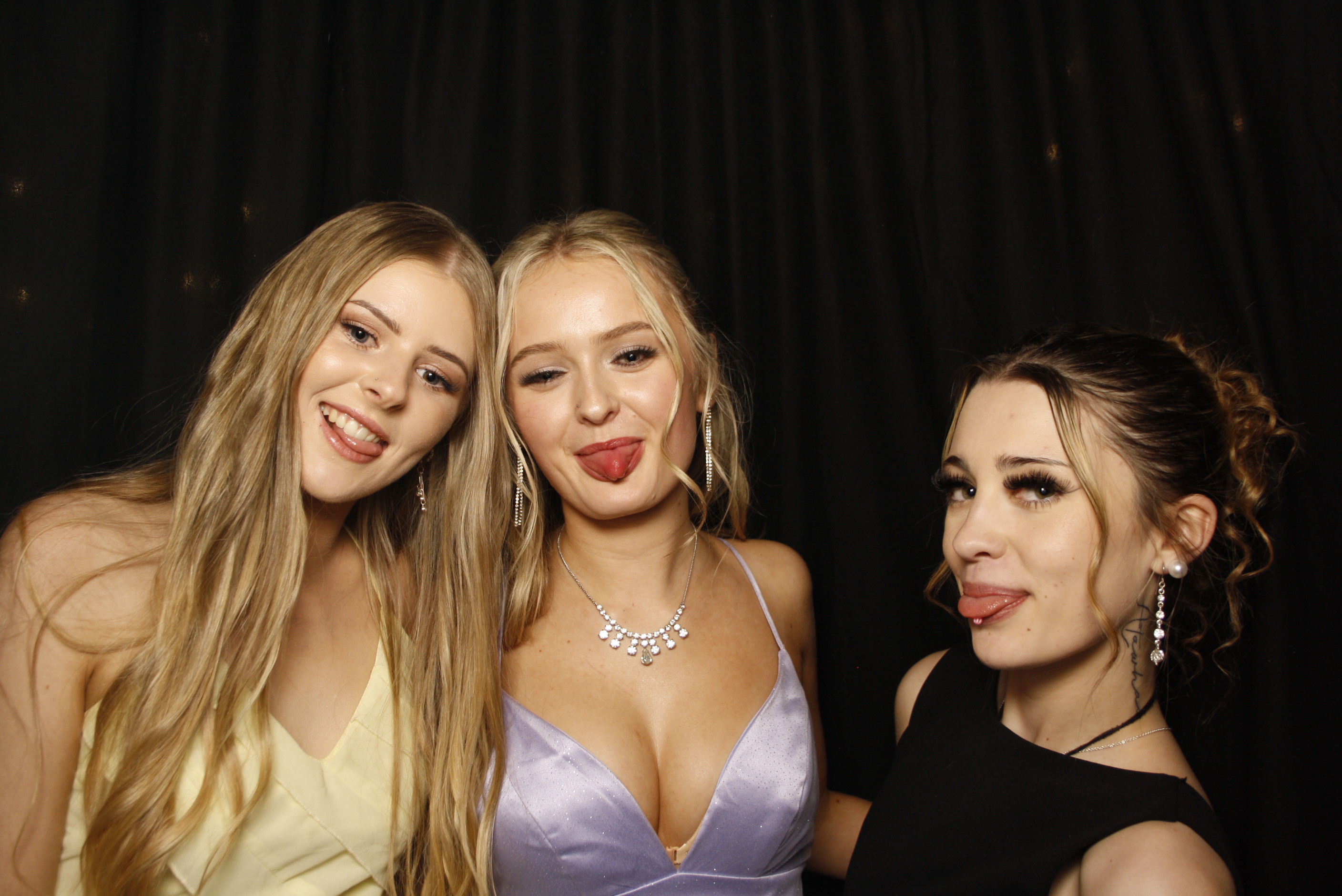 Kuranui College Ball | View more photos from the event at wgtngallery.classicphotobooths.co.nz/u/wgtncpbgallery/Kuranui-College-Ball