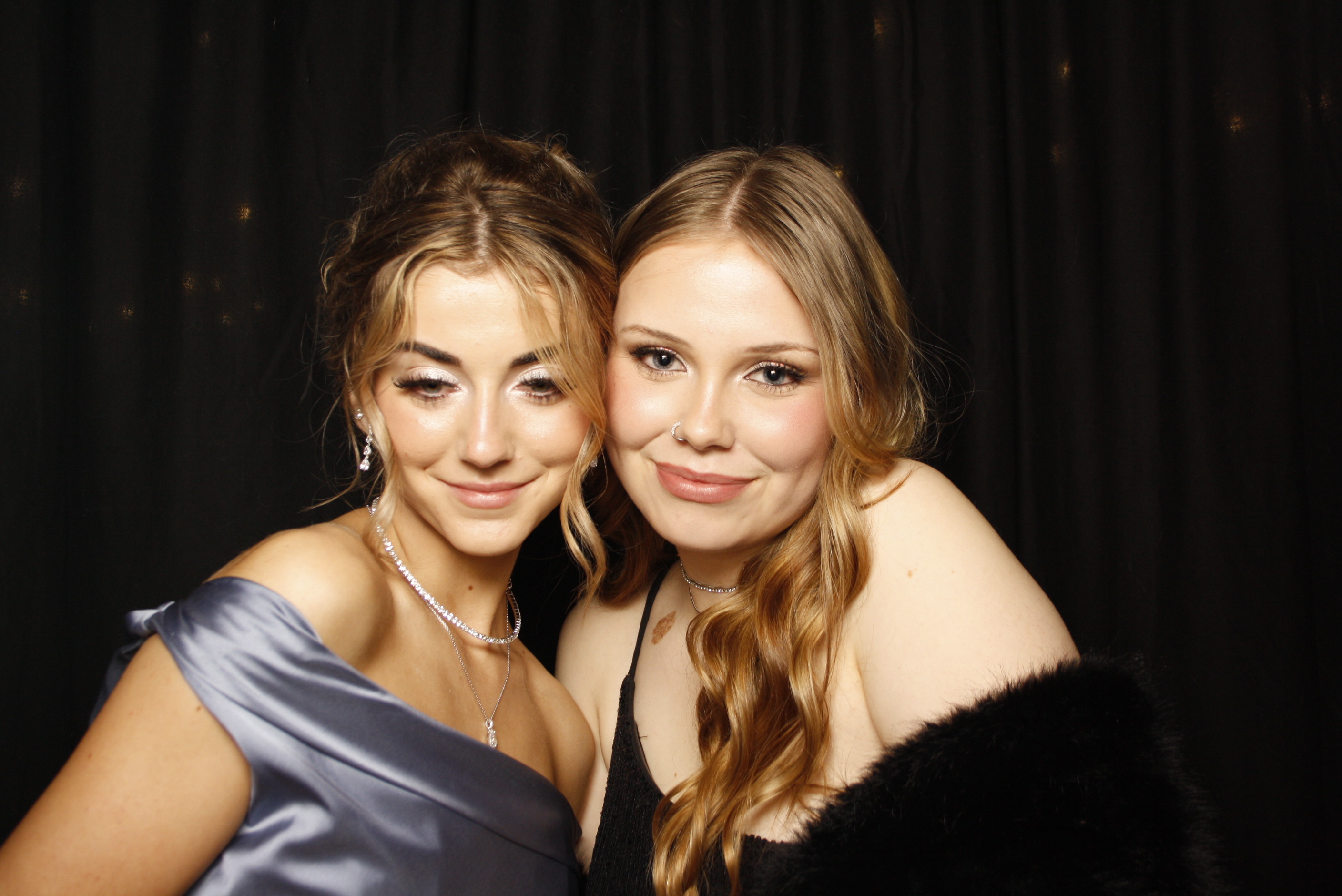 Kuranui College Ball | View more photos from the event at wgtngallery.classicphotobooths.co.nz/u/wgtncpbgallery/Kuranui-College-Ball