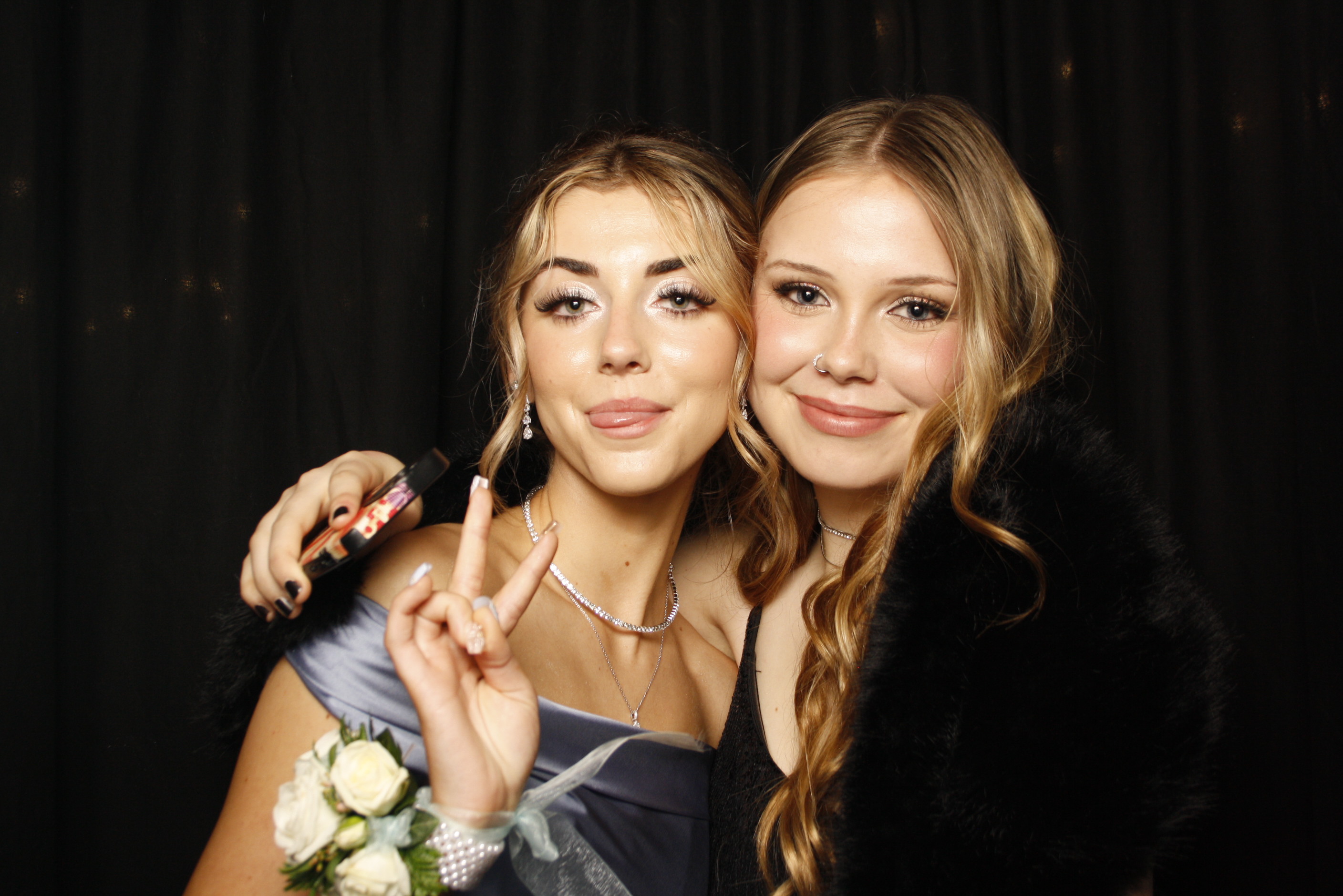 Kuranui College Ball | View more photos from the event at wgtngallery.classicphotobooths.co.nz/u/wgtncpbgallery/Kuranui-College-Ball