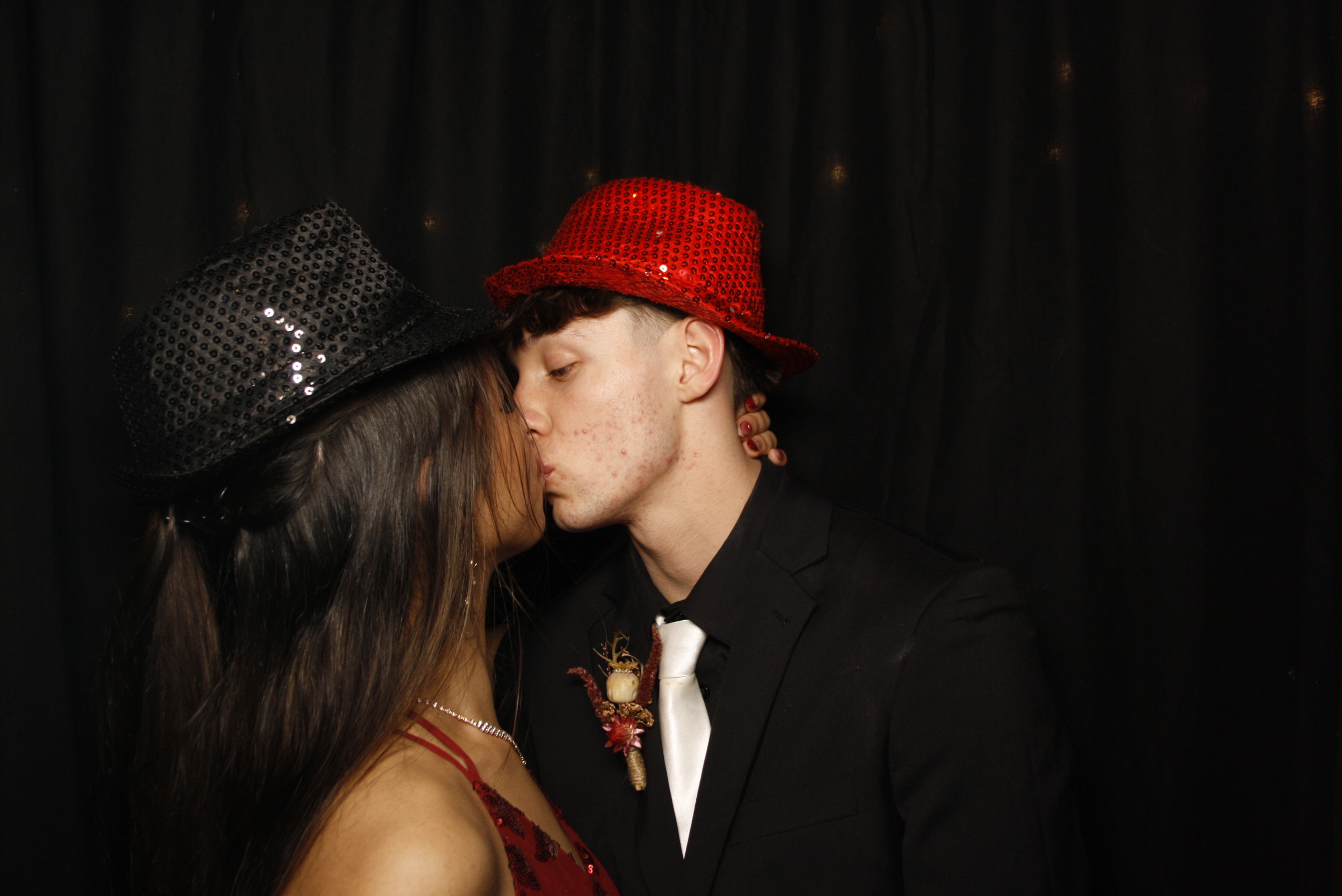 Kuranui College Ball | View more photos from the event at wgtngallery.classicphotobooths.co.nz/u/wgtncpbgallery/Kuranui-College-Ball