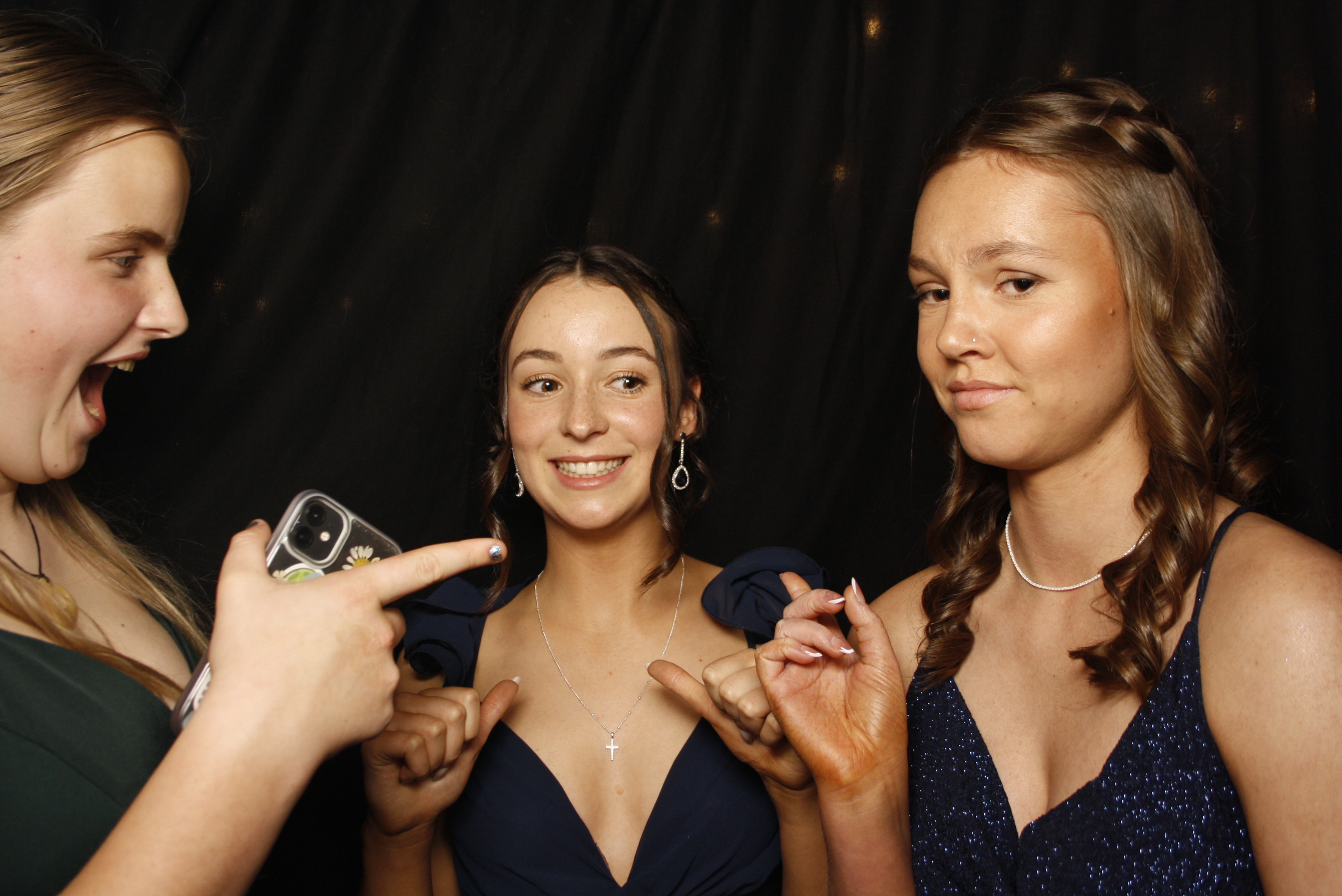 Kuranui College Ball | View more photos from the event at wgtngallery.classicphotobooths.co.nz/u/wgtncpbgallery/Kuranui-College-Ball