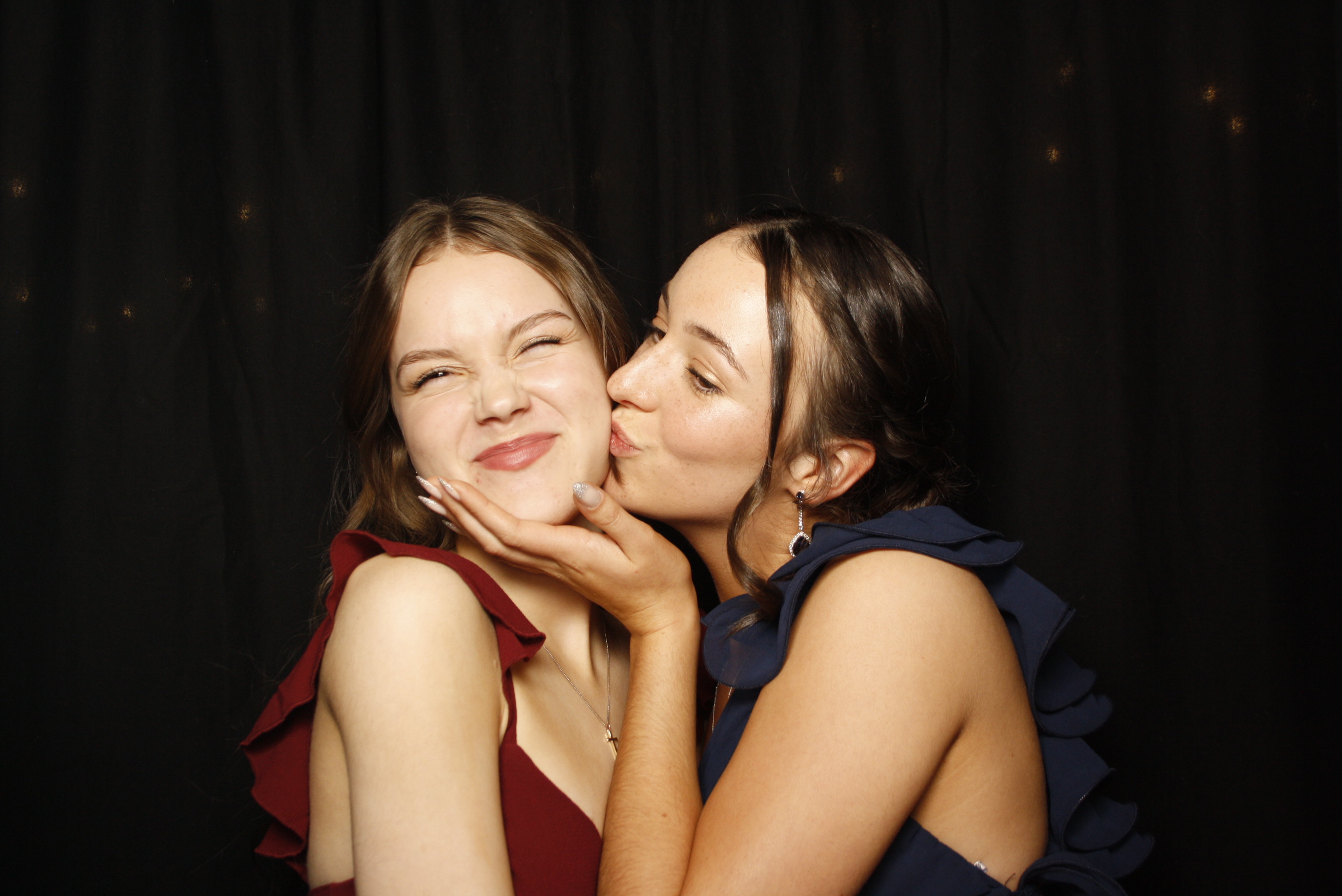 Kuranui College Ball | View more photos from the event at wgtngallery.classicphotobooths.co.nz/u/wgtncpbgallery/Kuranui-College-Ball