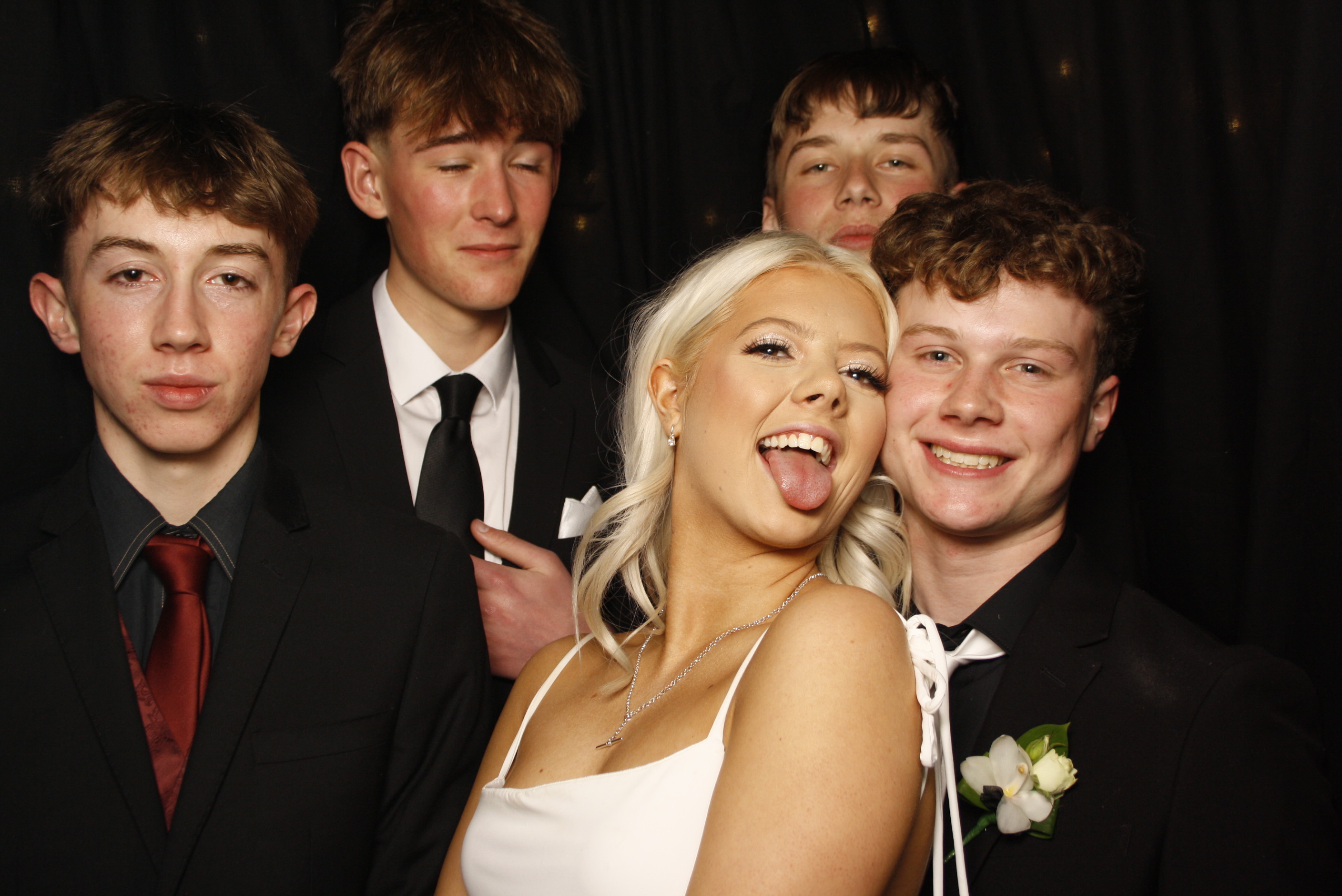 Kuranui College Ball | View more photos from the event at wgtngallery.classicphotobooths.co.nz/u/wgtncpbgallery/Kuranui-College-Ball