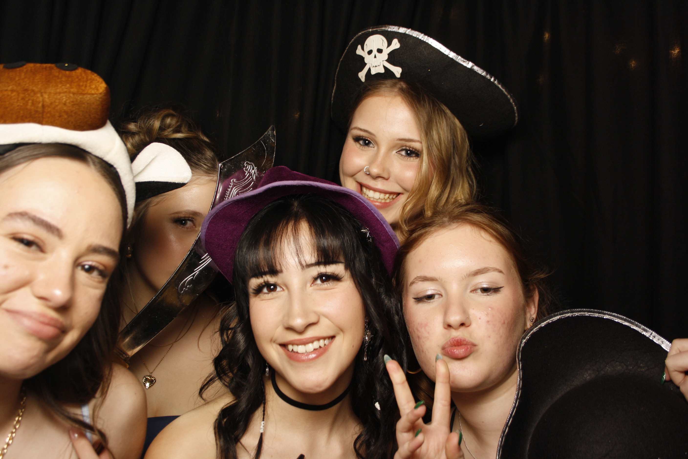 Kuranui College Ball | View more photos from the event at wgtngallery.classicphotobooths.co.nz/u/wgtncpbgallery/Kuranui-College-Ball