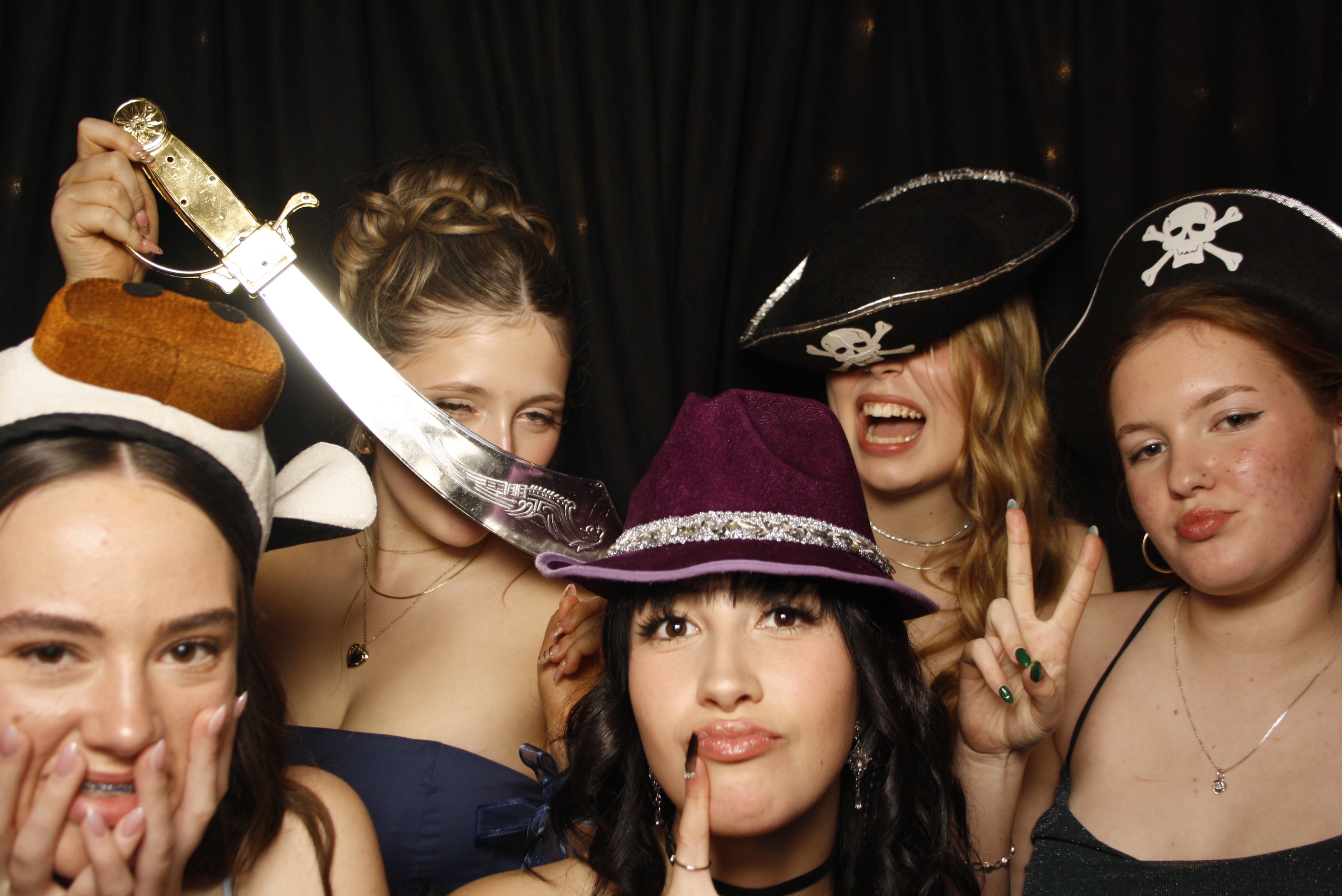 Kuranui College Ball | View more photos from the event at wgtngallery.classicphotobooths.co.nz/u/wgtncpbgallery/Kuranui-College-Ball