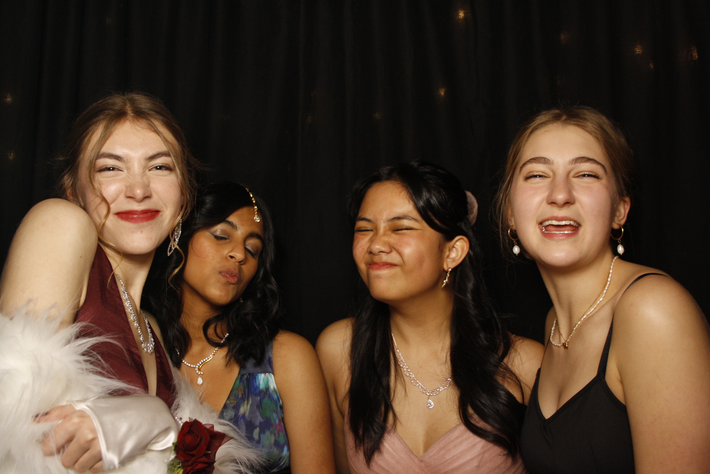 Kuranui College Ball | View more photos from the event at wgtngallery.classicphotobooths.co.nz/u/wgtncpbgallery/Kuranui-College-Ball