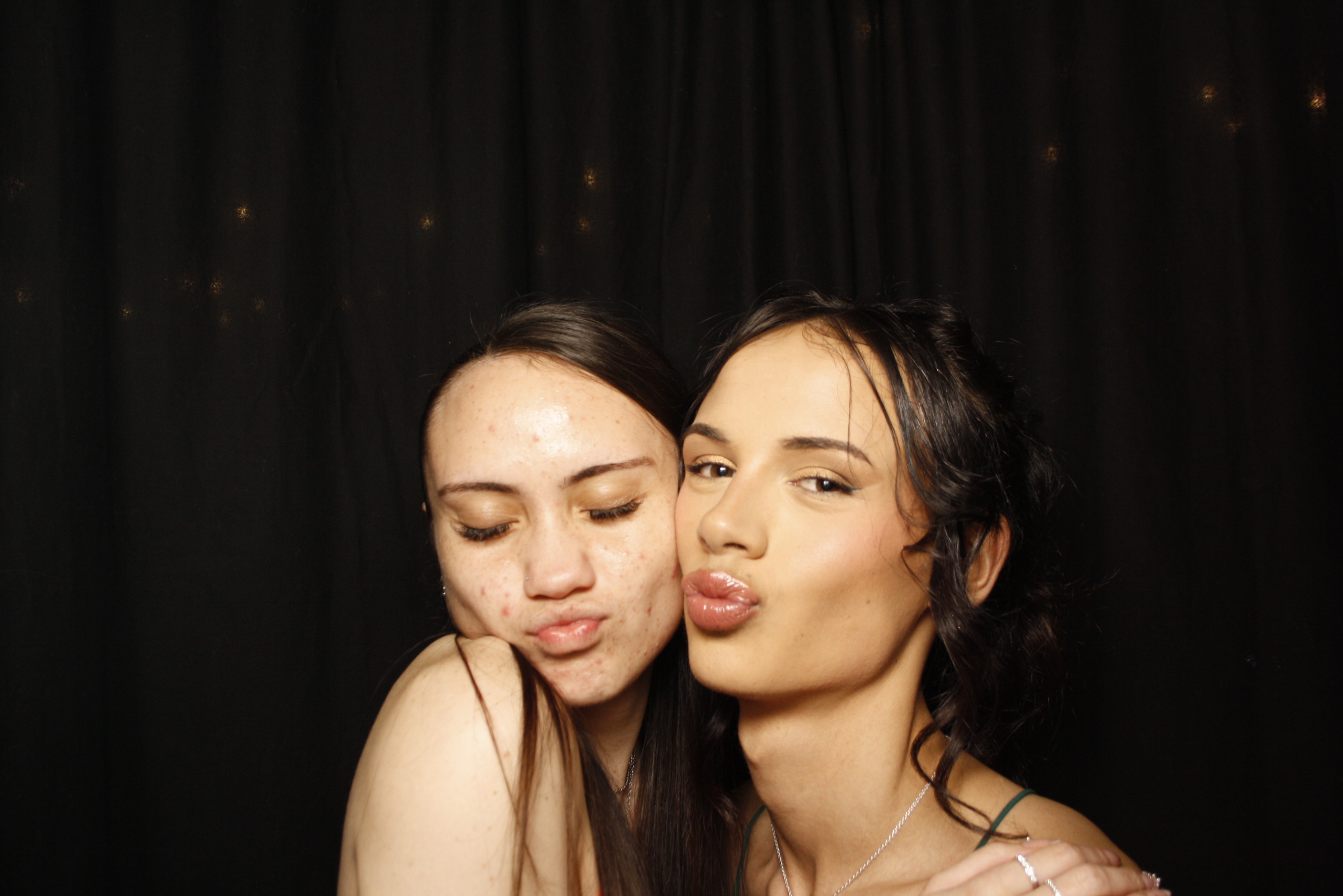 Kuranui College Ball | View more photos from the event at wgtngallery.classicphotobooths.co.nz/u/wgtncpbgallery/Kuranui-College-Ball