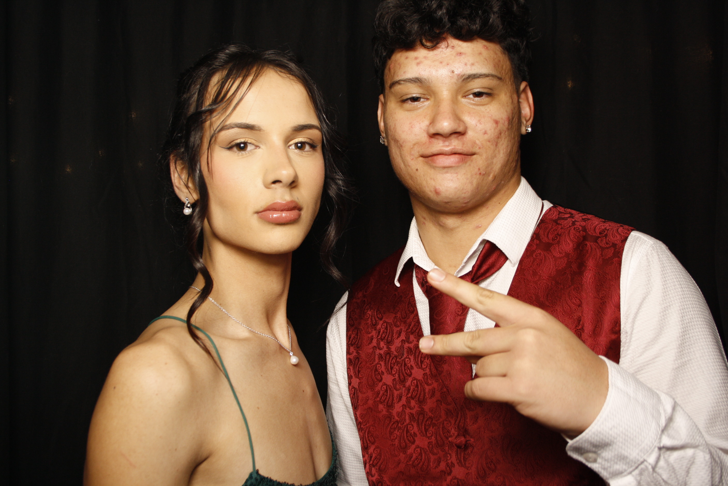 Kuranui College Ball | View more photos from the event at wgtngallery.classicphotobooths.co.nz/u/wgtncpbgallery/Kuranui-College-Ball