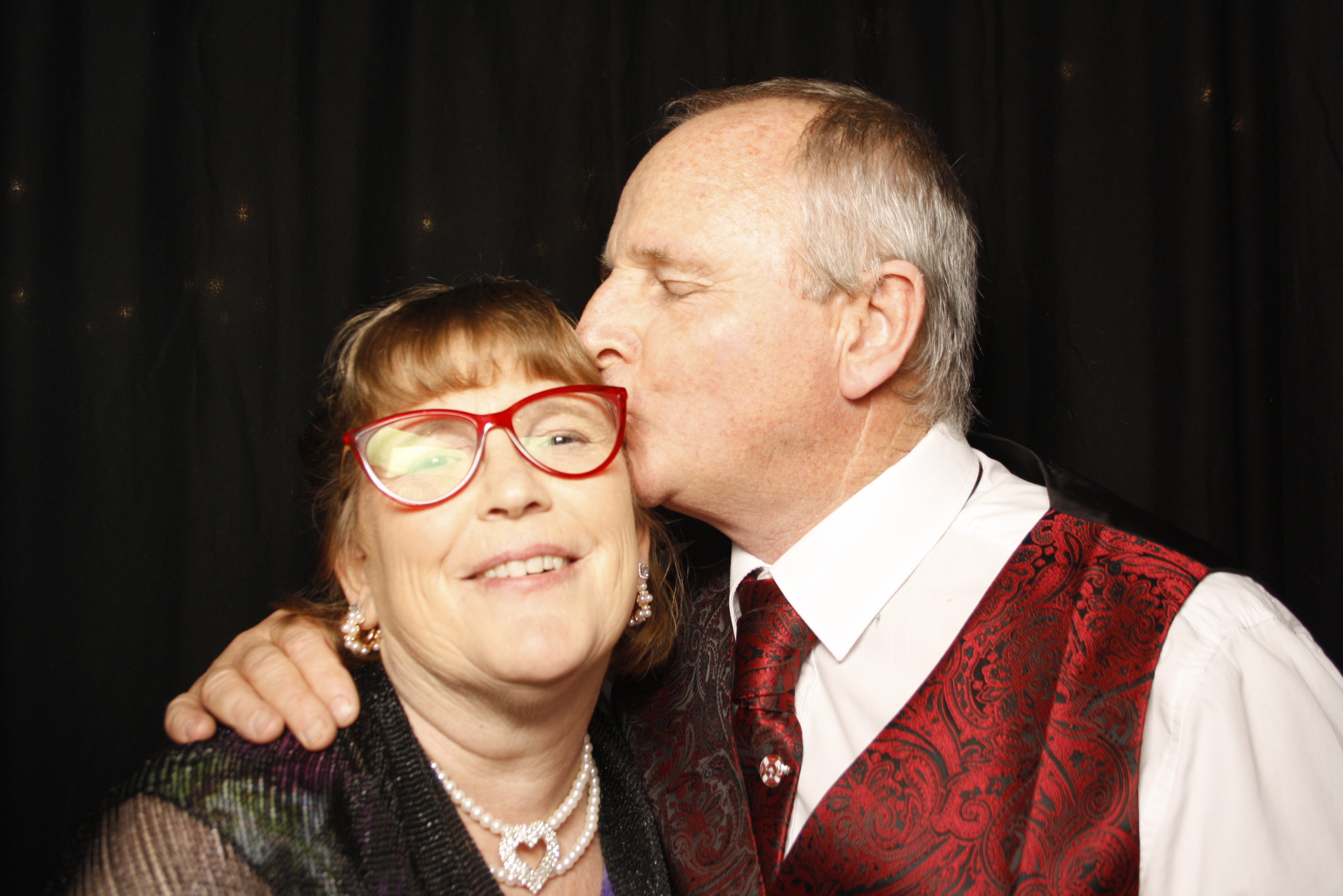 Kuranui College Ball | View more photos from the event at wgtngallery.classicphotobooths.co.nz/u/wgtncpbgallery/Kuranui-College-Ball