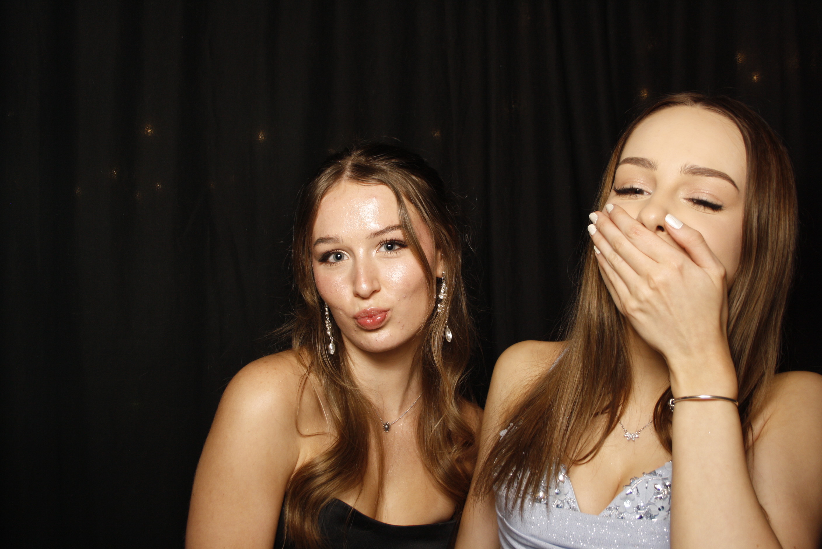 Kuranui College Ball | View more photos from the event at wgtngallery.classicphotobooths.co.nz/u/wgtncpbgallery/Kuranui-College-Ball