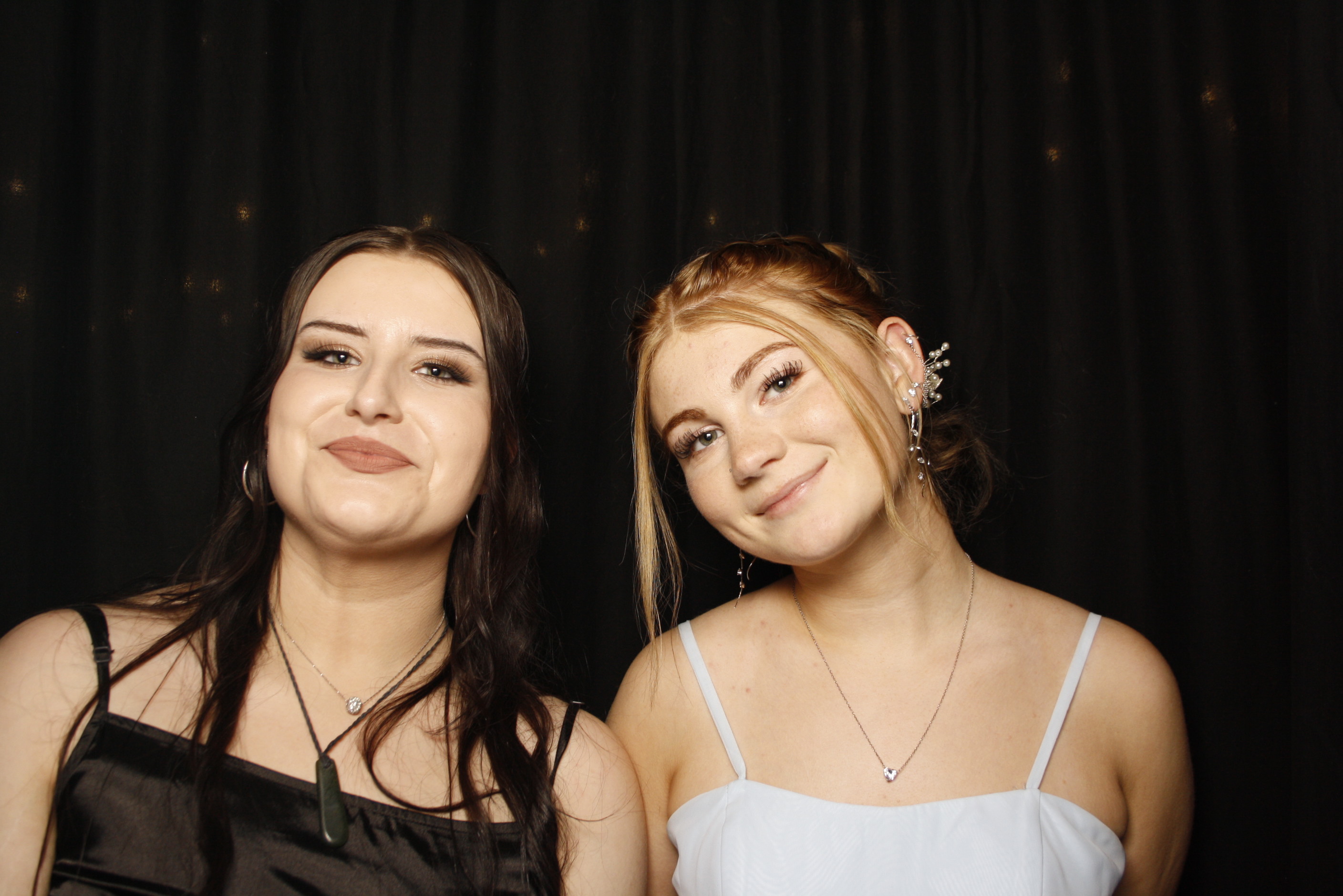 Kuranui College Ball | View more photos from the event at wgtngallery.classicphotobooths.co.nz/u/wgtncpbgallery/Kuranui-College-Ball