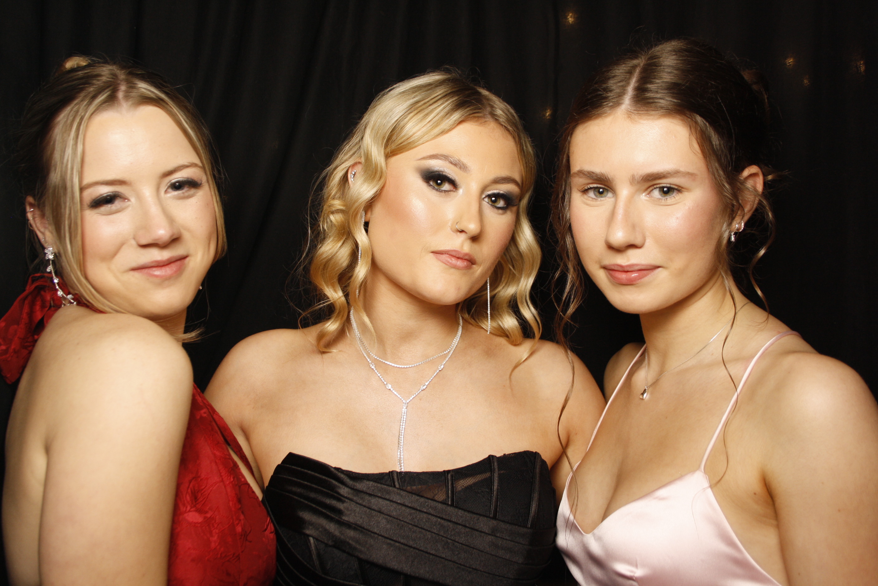 Kuranui College Ball | View more photos from the event at wgtngallery.classicphotobooths.co.nz/u/wgtncpbgallery/Kuranui-College-Ball