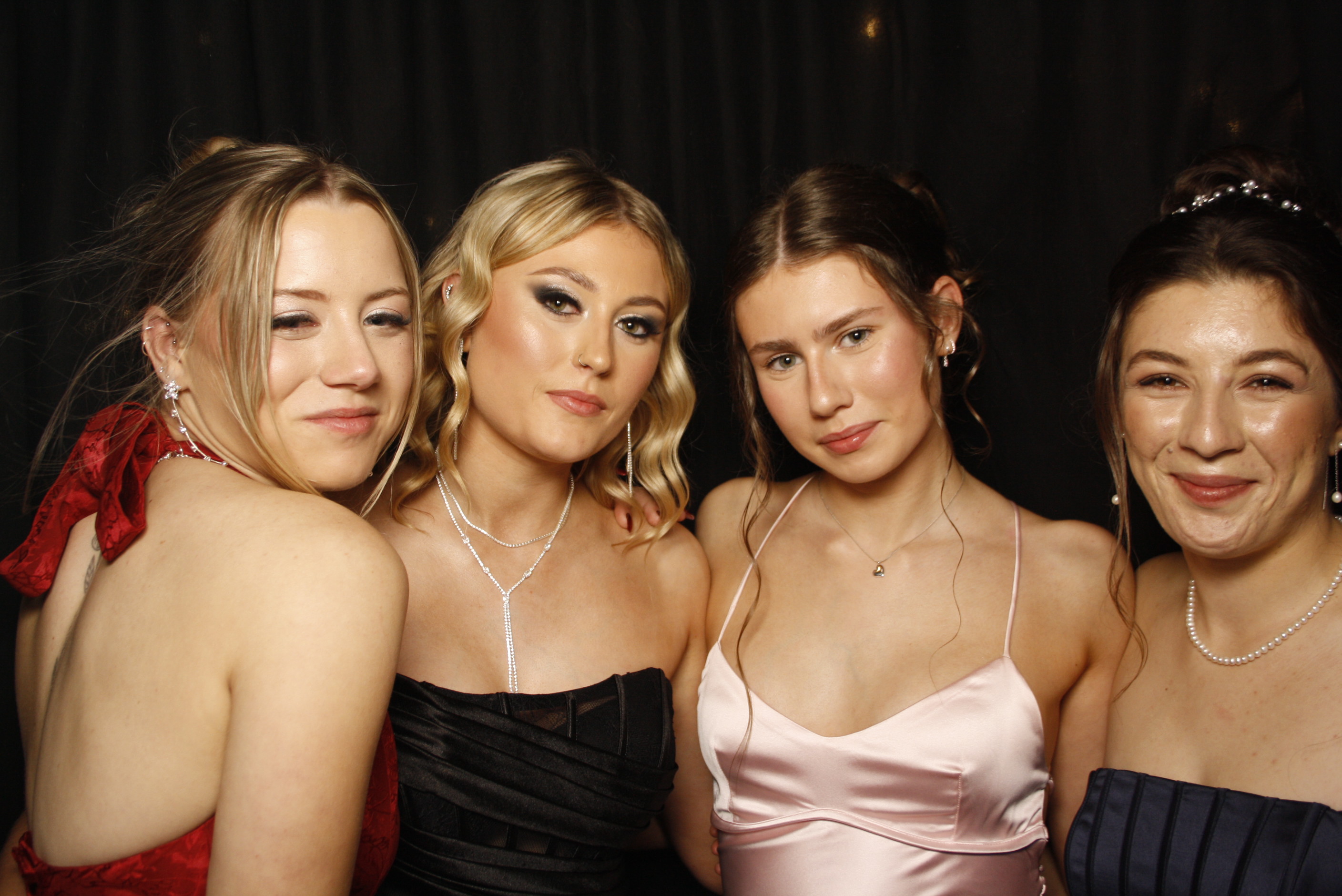 Kuranui College Ball | View more photos from the event at wgtngallery.classicphotobooths.co.nz/u/wgtncpbgallery/Kuranui-College-Ball