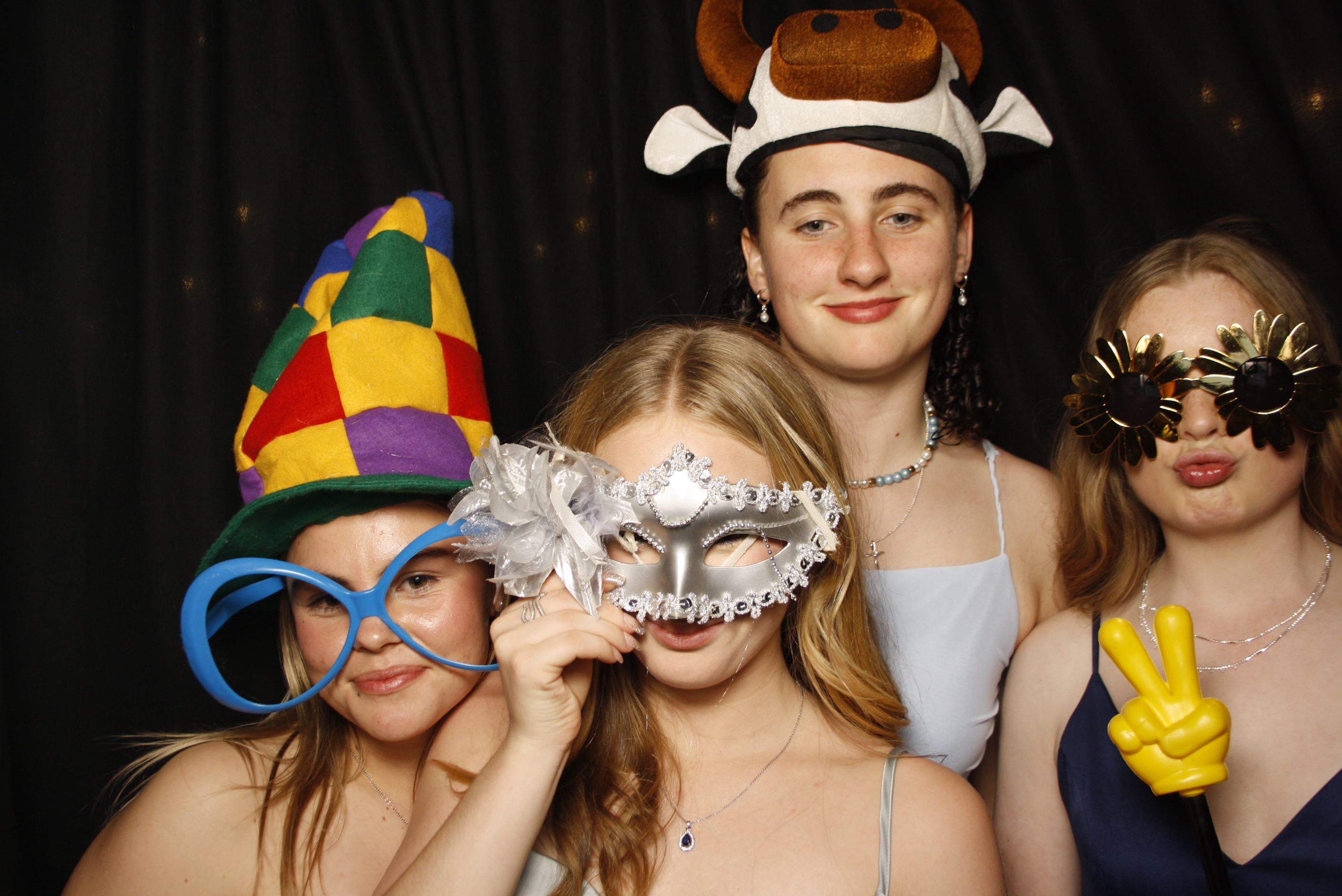 Kuranui College Ball | View more photos from the event at wgtngallery.classicphotobooths.co.nz/u/wgtncpbgallery/Kuranui-College-Ball