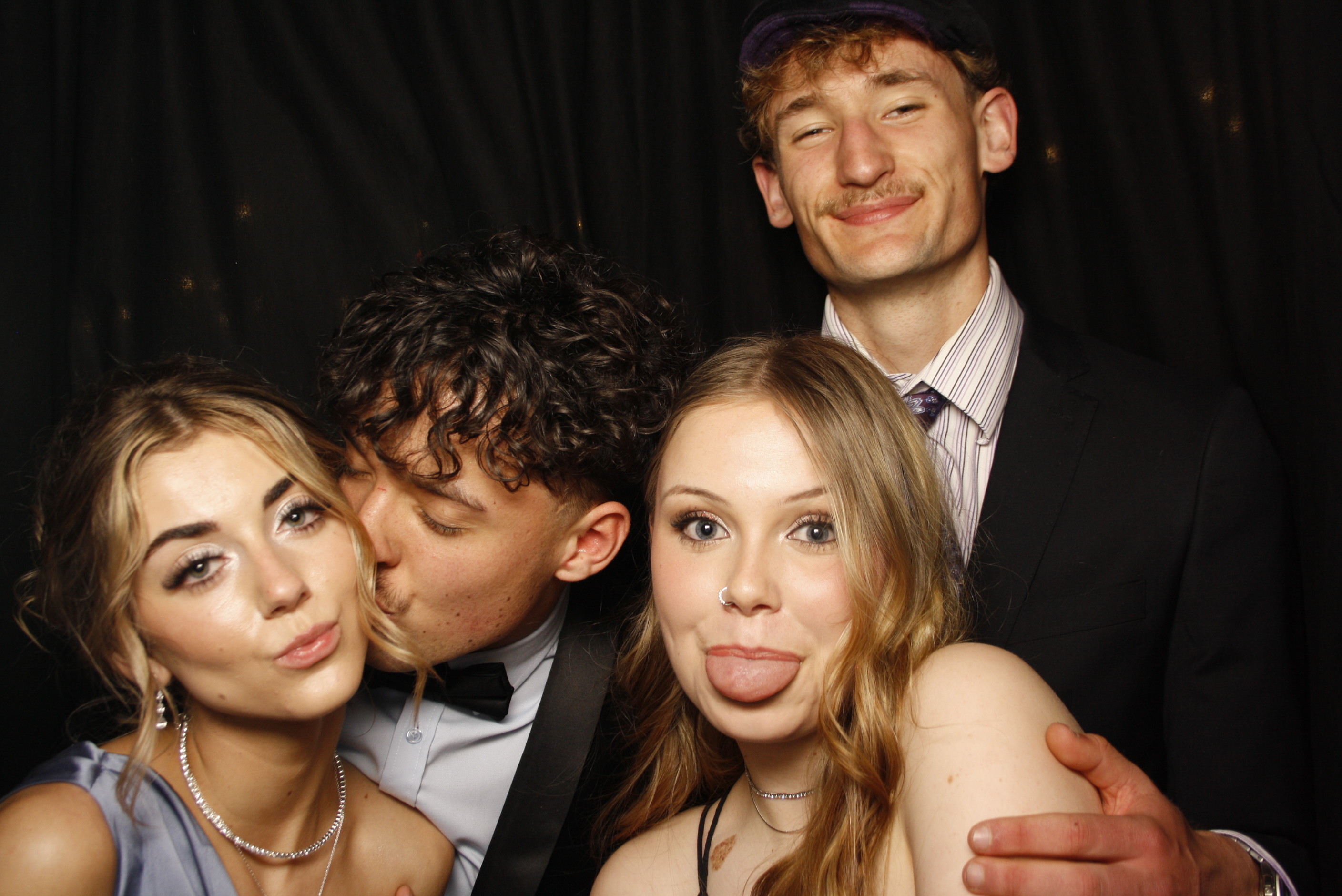 Kuranui College Ball | View more photos from the event at wgtngallery.classicphotobooths.co.nz/u/wgtncpbgallery/Kuranui-College-Ball