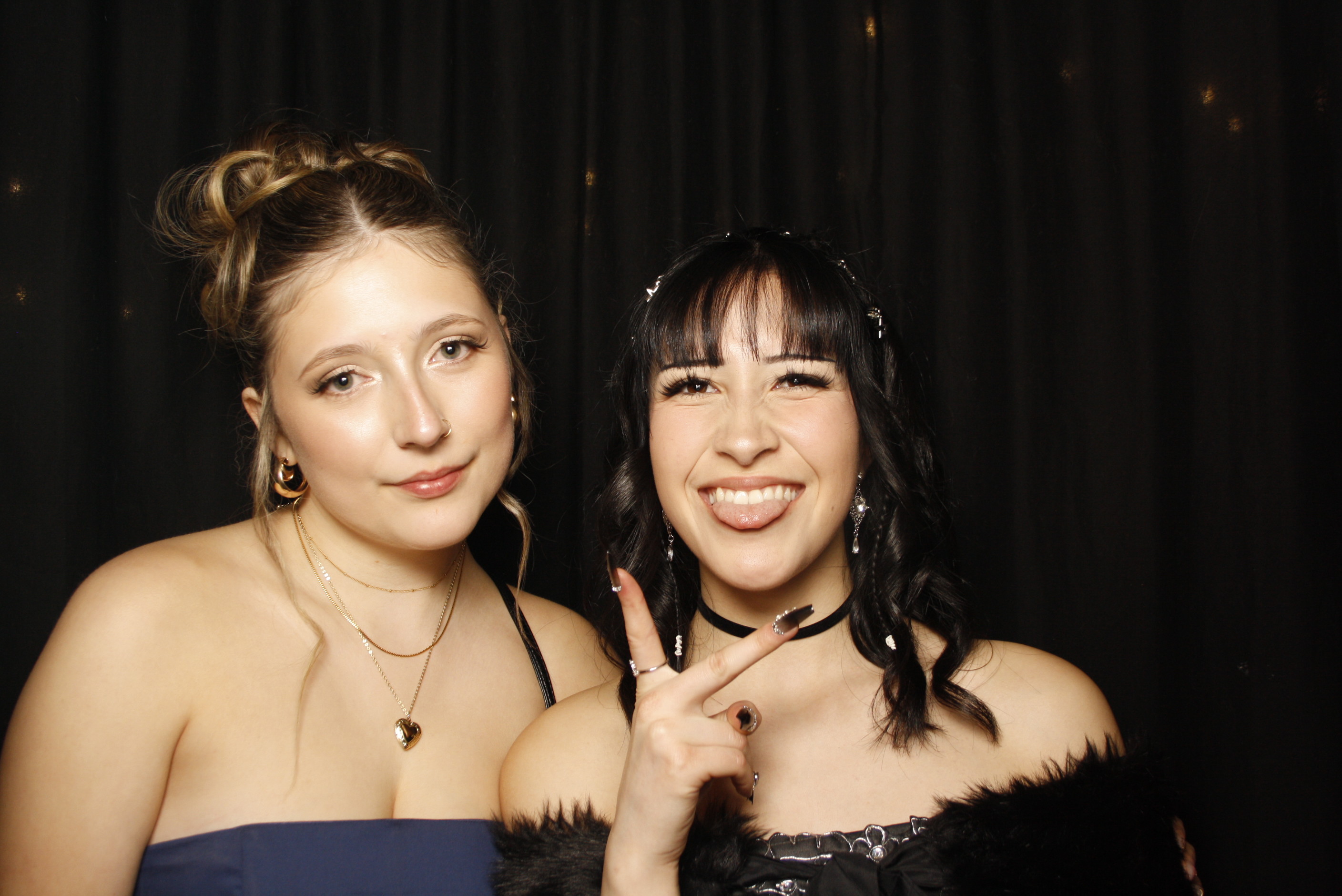 Kuranui College Ball | View more photos from the event at wgtngallery.classicphotobooths.co.nz/u/wgtncpbgallery/Kuranui-College-Ball