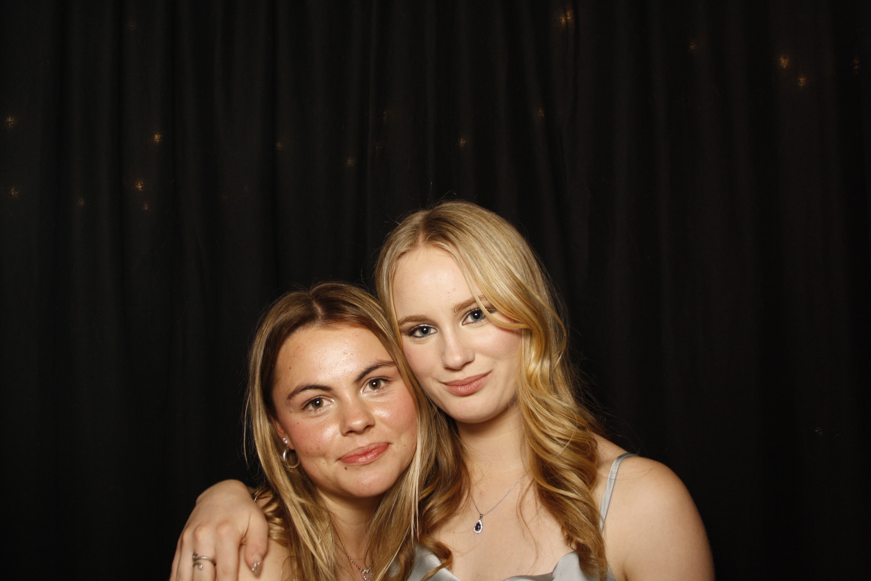 Kuranui College Ball | View more photos from the event at wgtngallery.classicphotobooths.co.nz/u/wgtncpbgallery/Kuranui-College-Ball