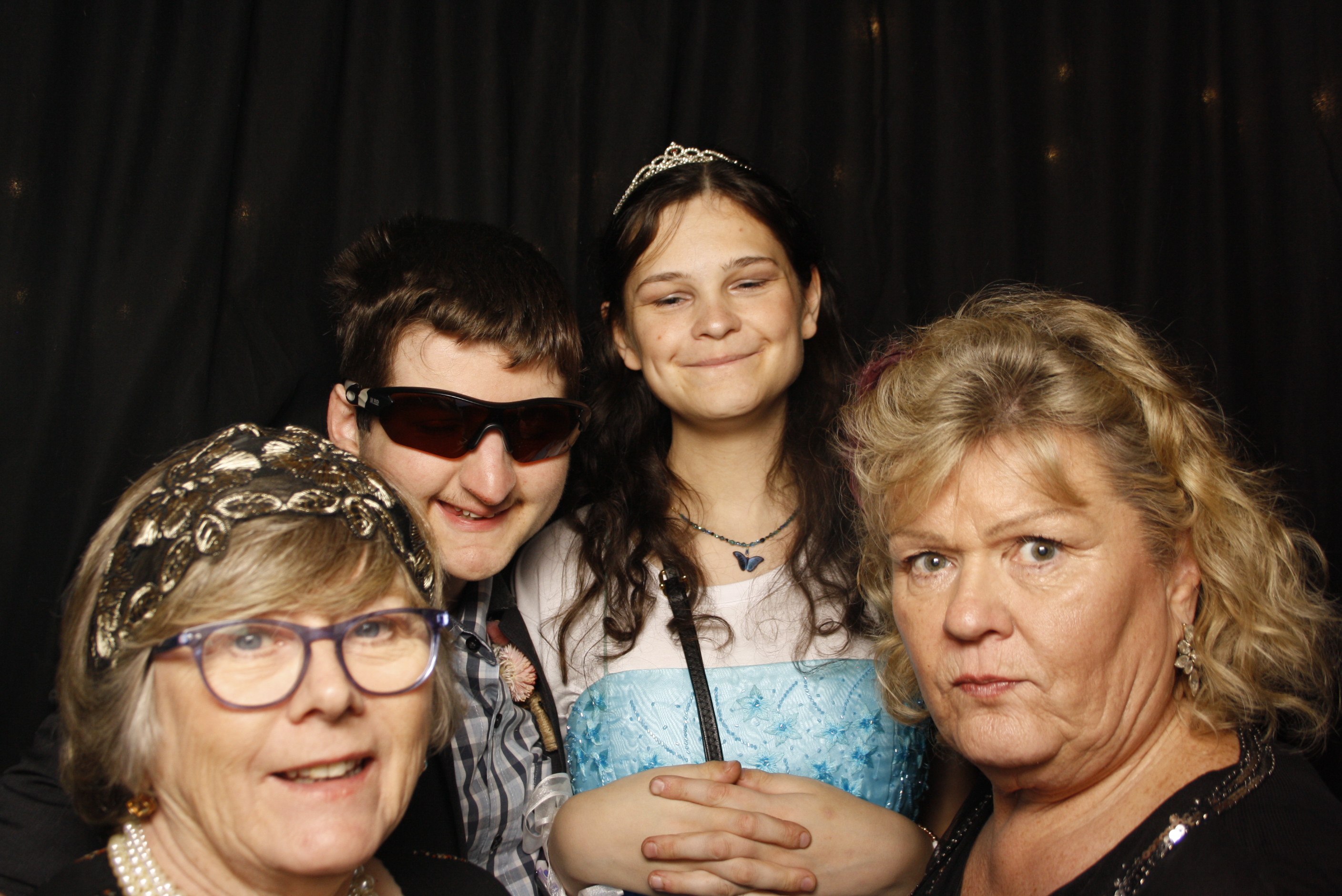 Kuranui College Ball | View more photos from the event at wgtngallery.classicphotobooths.co.nz/u/wgtncpbgallery/Kuranui-College-Ball