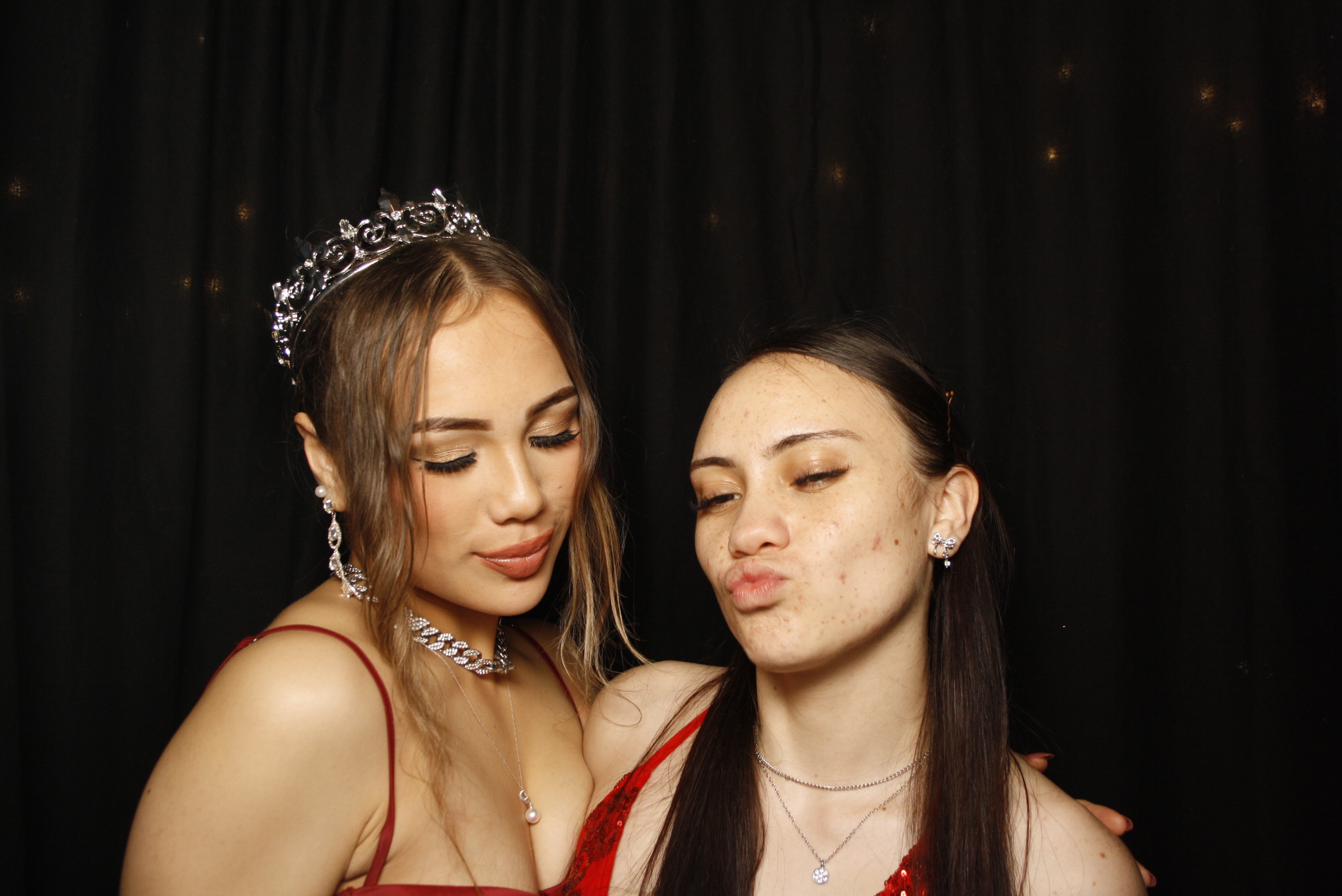 Kuranui College Ball | View more photos from the event at wgtngallery.classicphotobooths.co.nz/u/wgtncpbgallery/Kuranui-College-Ball