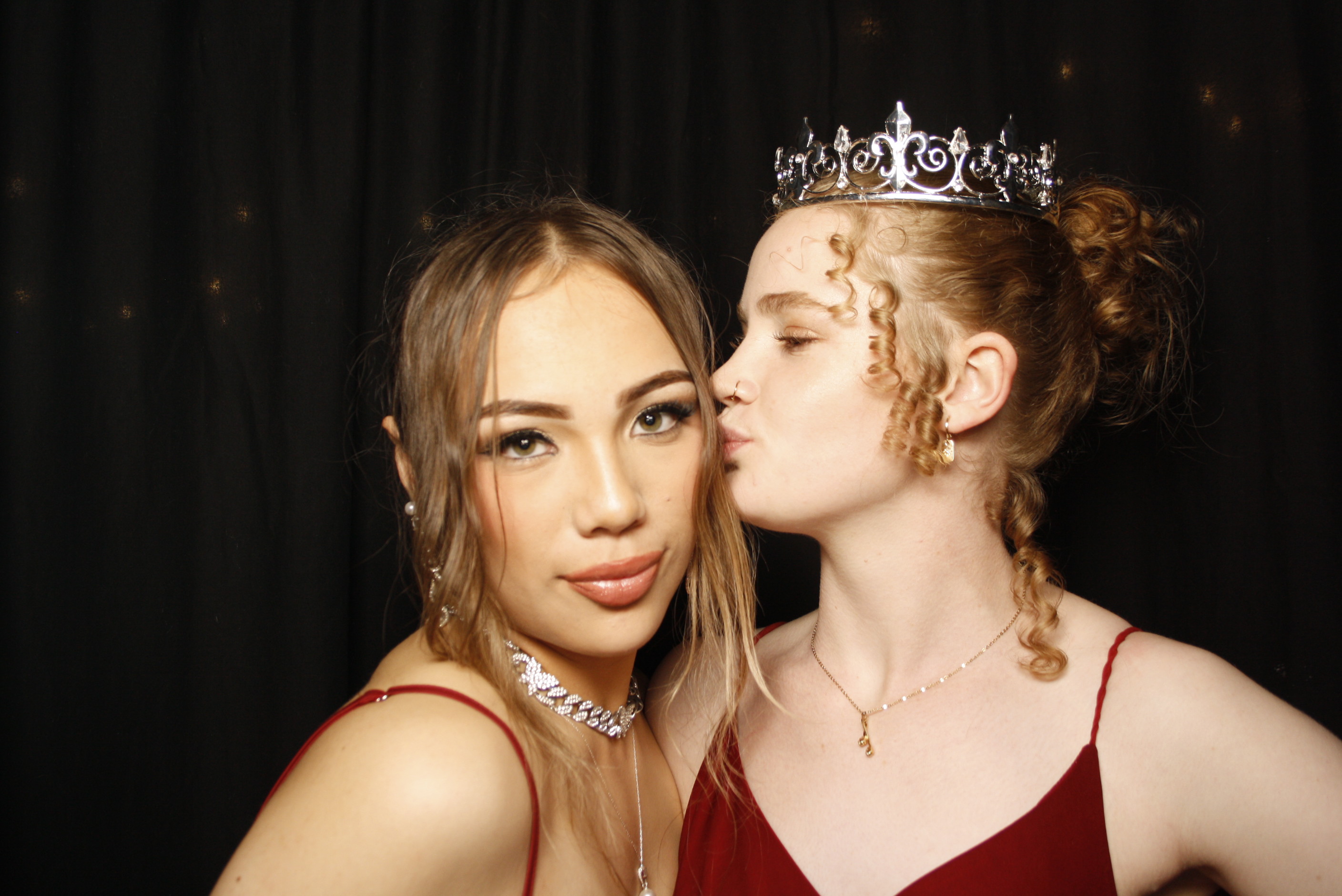 Kuranui College Ball | View more photos from the event at wgtngallery.classicphotobooths.co.nz/u/wgtncpbgallery/Kuranui-College-Ball