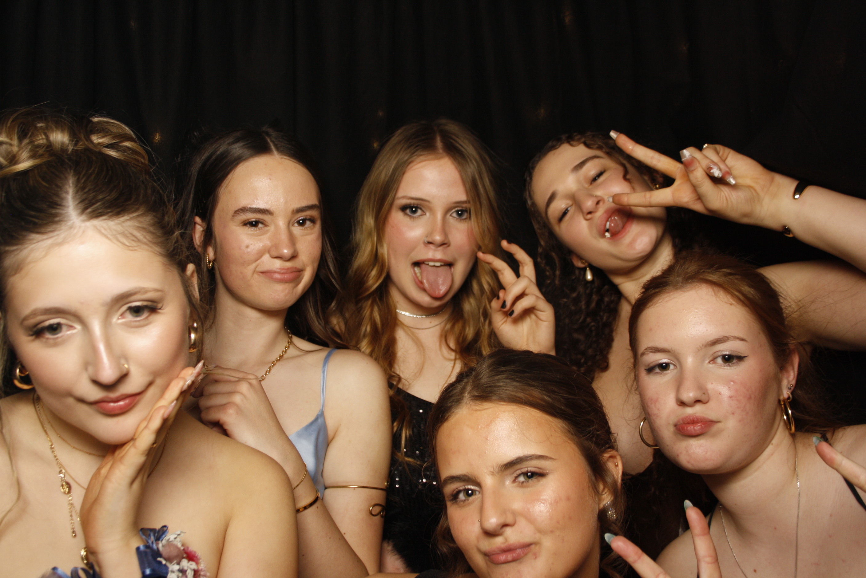 Kuranui College Ball | View more photos from the event at wgtngallery.classicphotobooths.co.nz/u/wgtncpbgallery/Kuranui-College-Ball