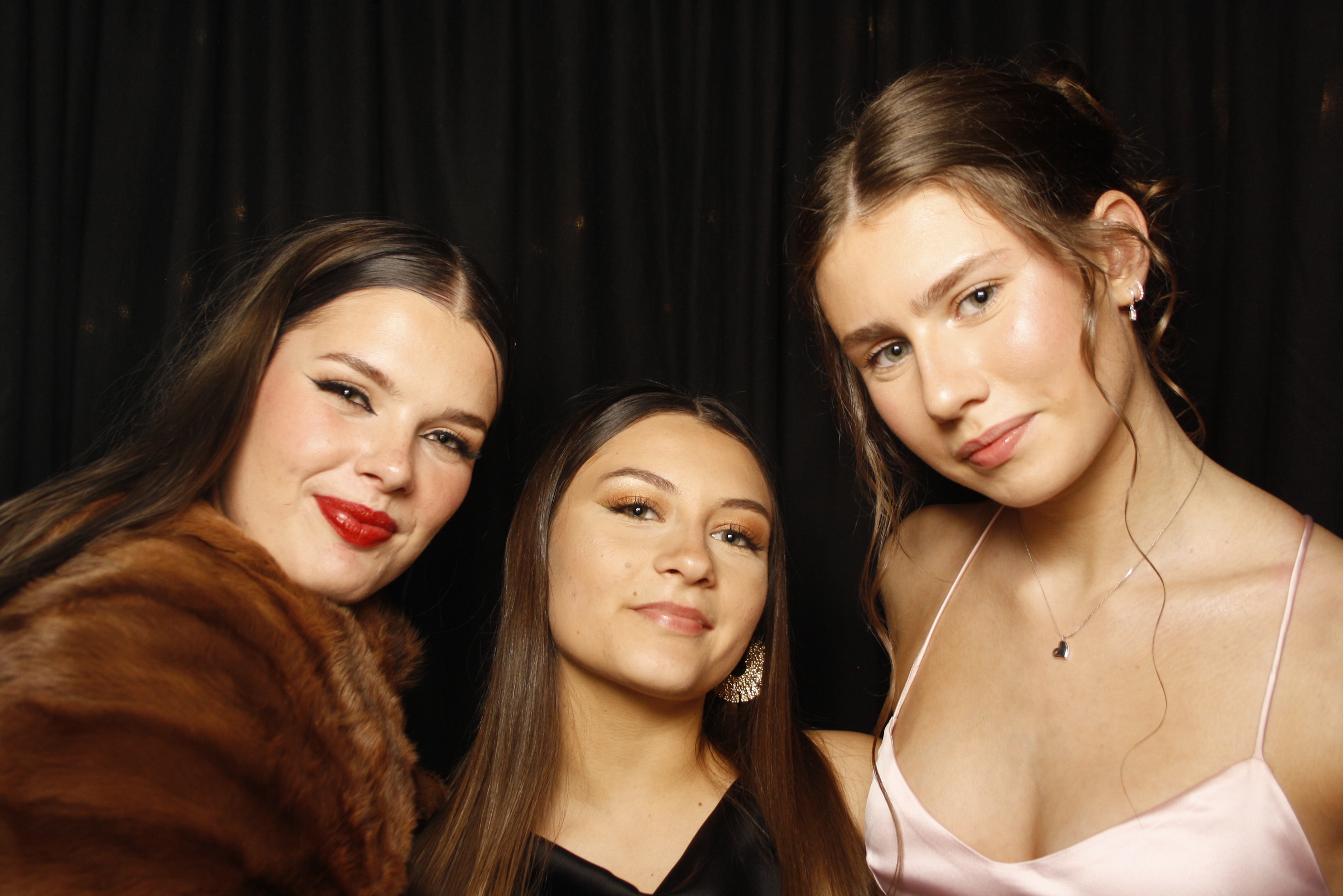 Kuranui College Ball | View more photos from the event at wgtngallery.classicphotobooths.co.nz/u/wgtncpbgallery/Kuranui-College-Ball