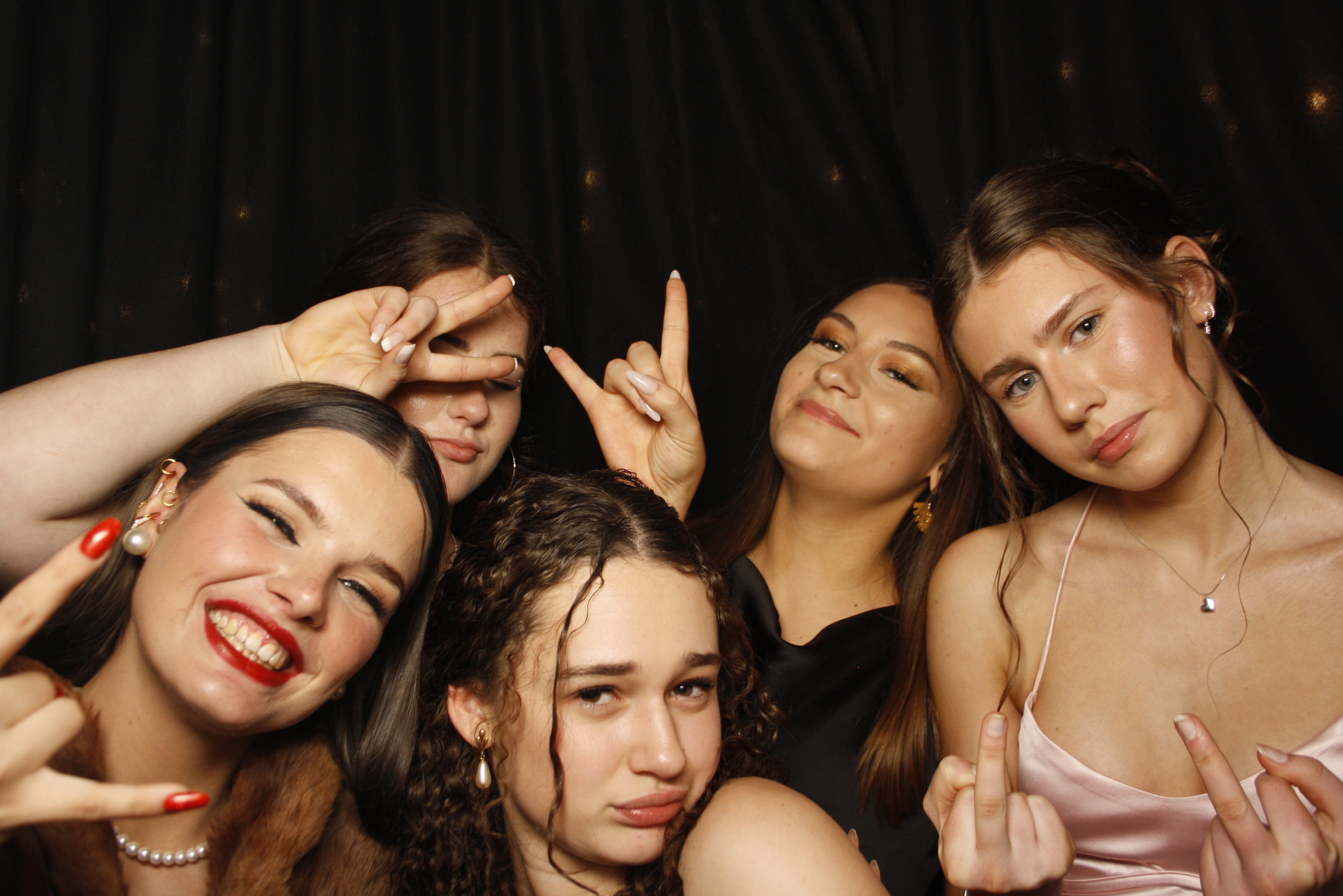 Kuranui College Ball | View more photos from the event at wgtngallery.classicphotobooths.co.nz/u/wgtncpbgallery/Kuranui-College-Ball