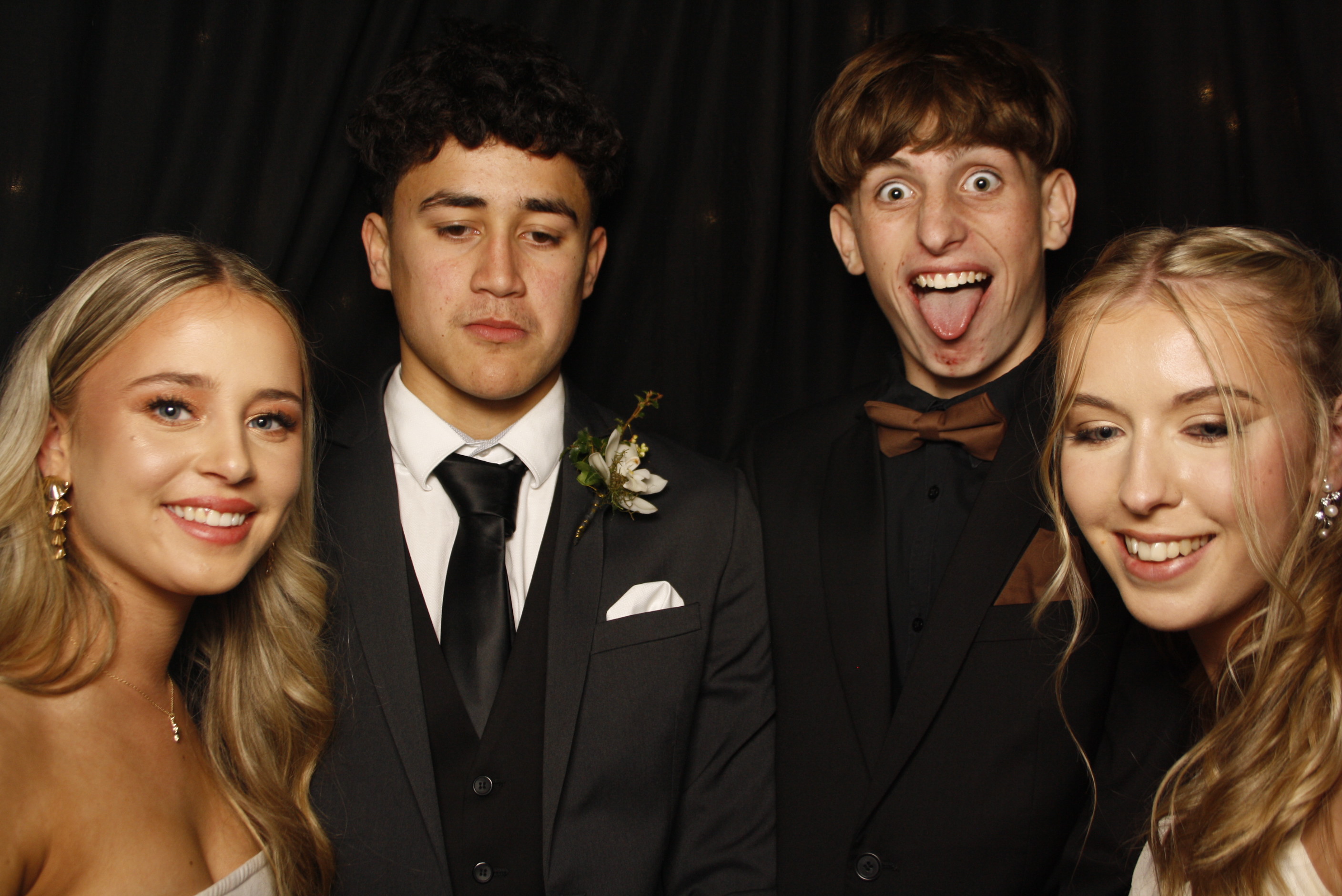 Kuranui College Ball | View more photos from the event at wgtngallery.classicphotobooths.co.nz/u/wgtncpbgallery/Kuranui-College-Ball