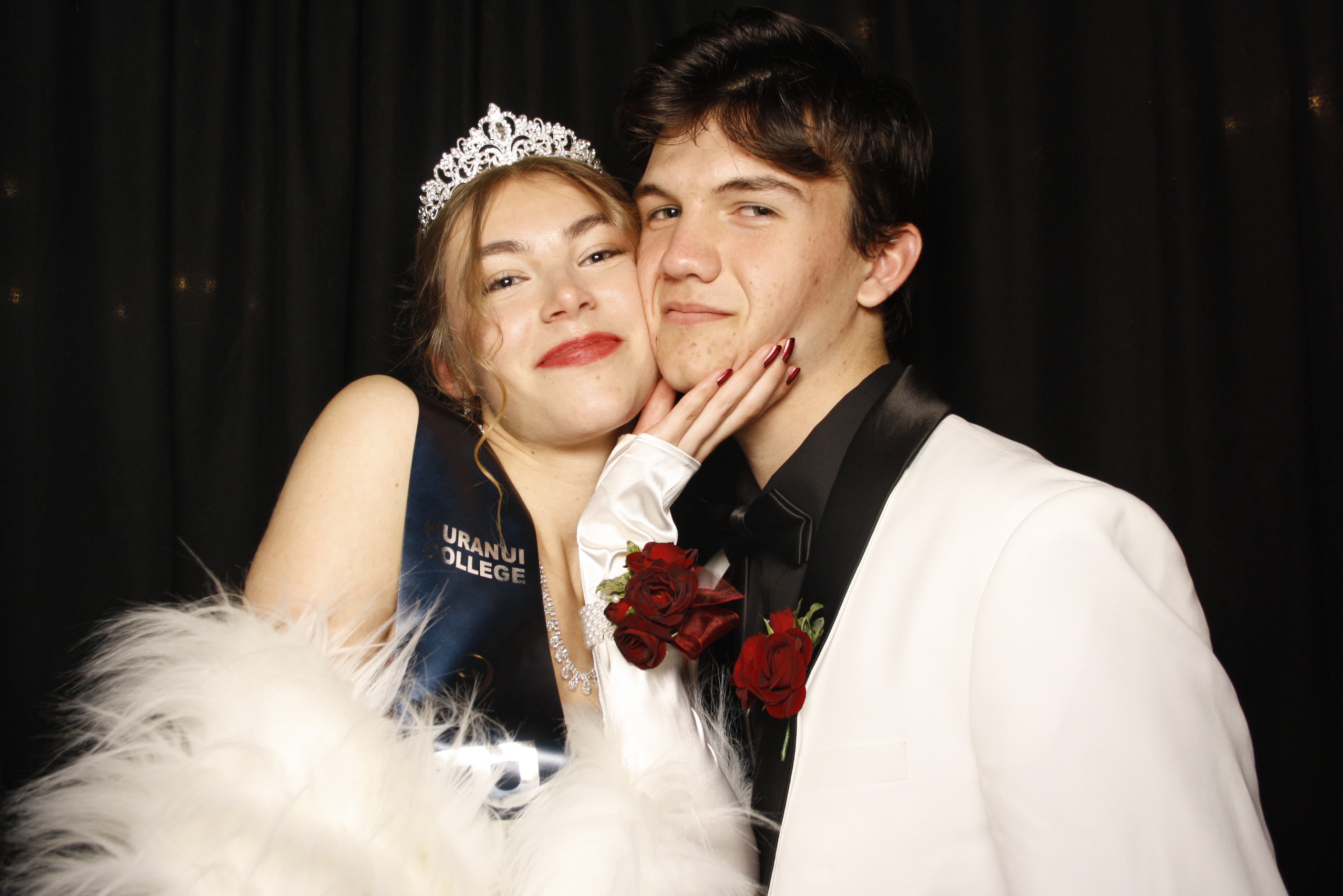 Kuranui College Ball | View more photos from the event at wgtngallery.classicphotobooths.co.nz/u/wgtncpbgallery/Kuranui-College-Ball