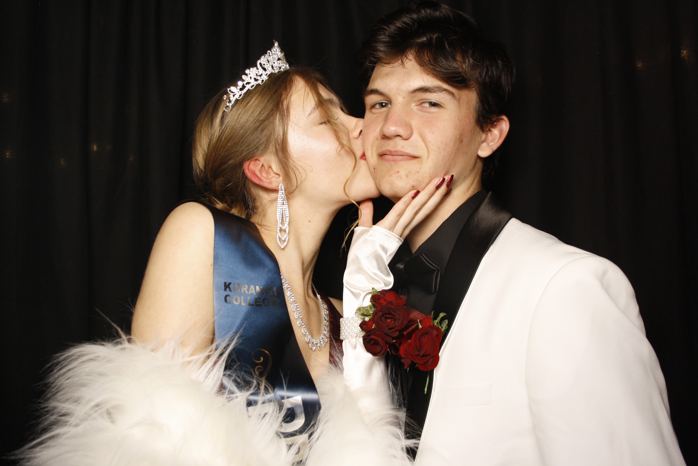 Kuranui College Ball | View more photos from the event at wgtngallery.classicphotobooths.co.nz/u/wgtncpbgallery/Kuranui-College-Ball