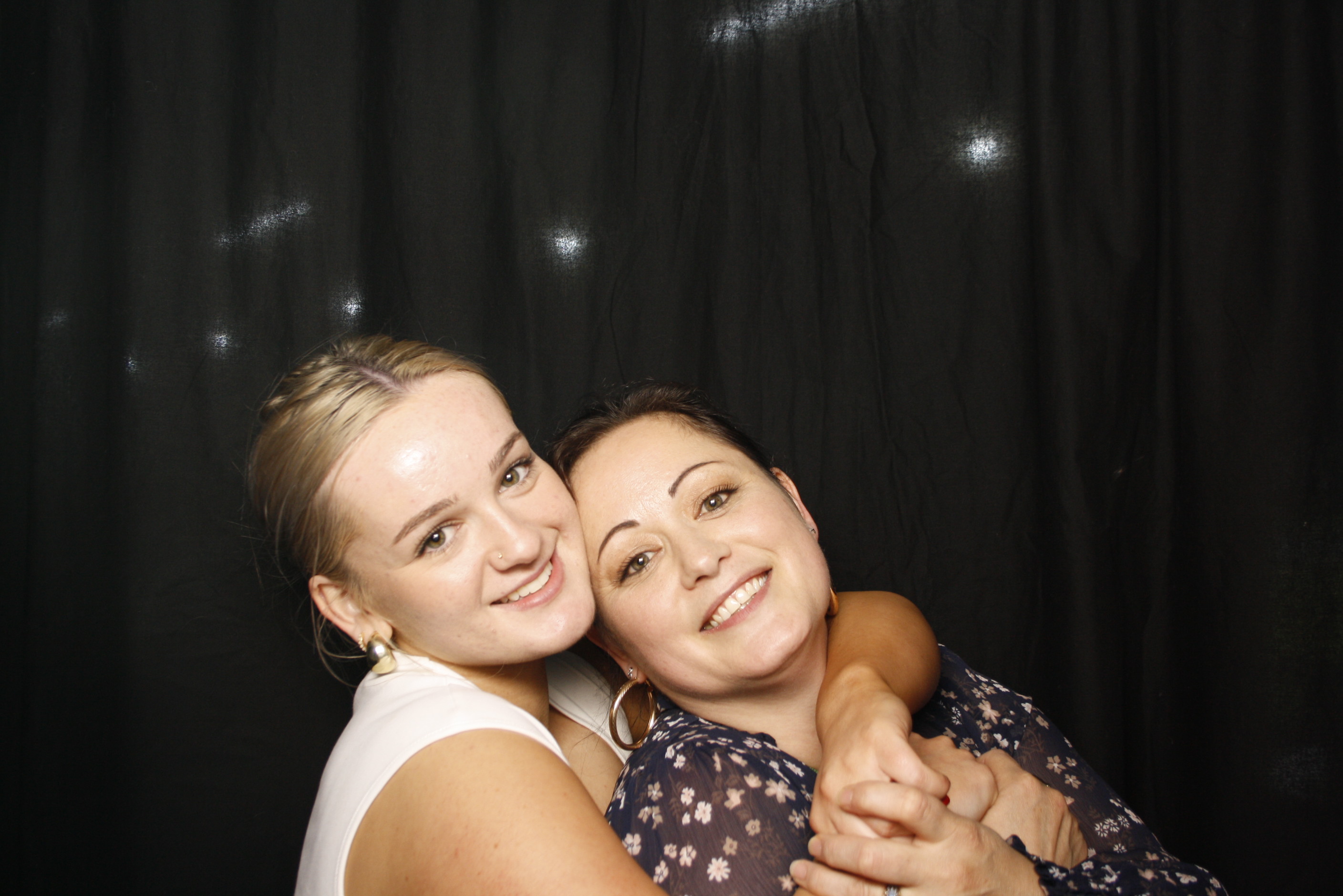 Whitecliffe Family Reunion | View more photos from the event at wgtngallery.classicphotobooths.co.nz/u/wgtncpbgallery/Whitecliffe-Family-Reunion