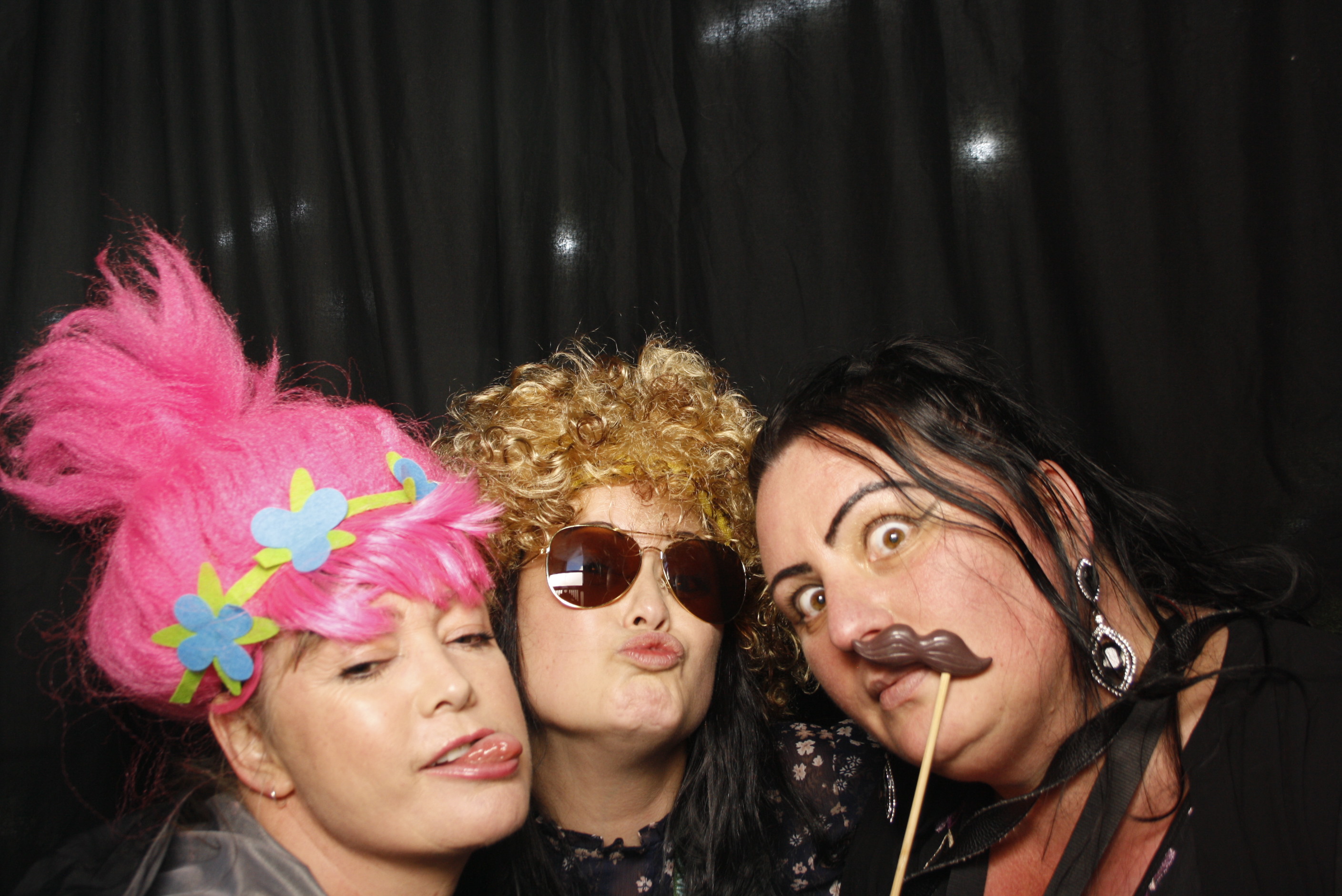 Whitecliffe Family Reunion | View more photos from the event at wgtngallery.classicphotobooths.co.nz/u/wgtncpbgallery/Whitecliffe-Family-Reunion