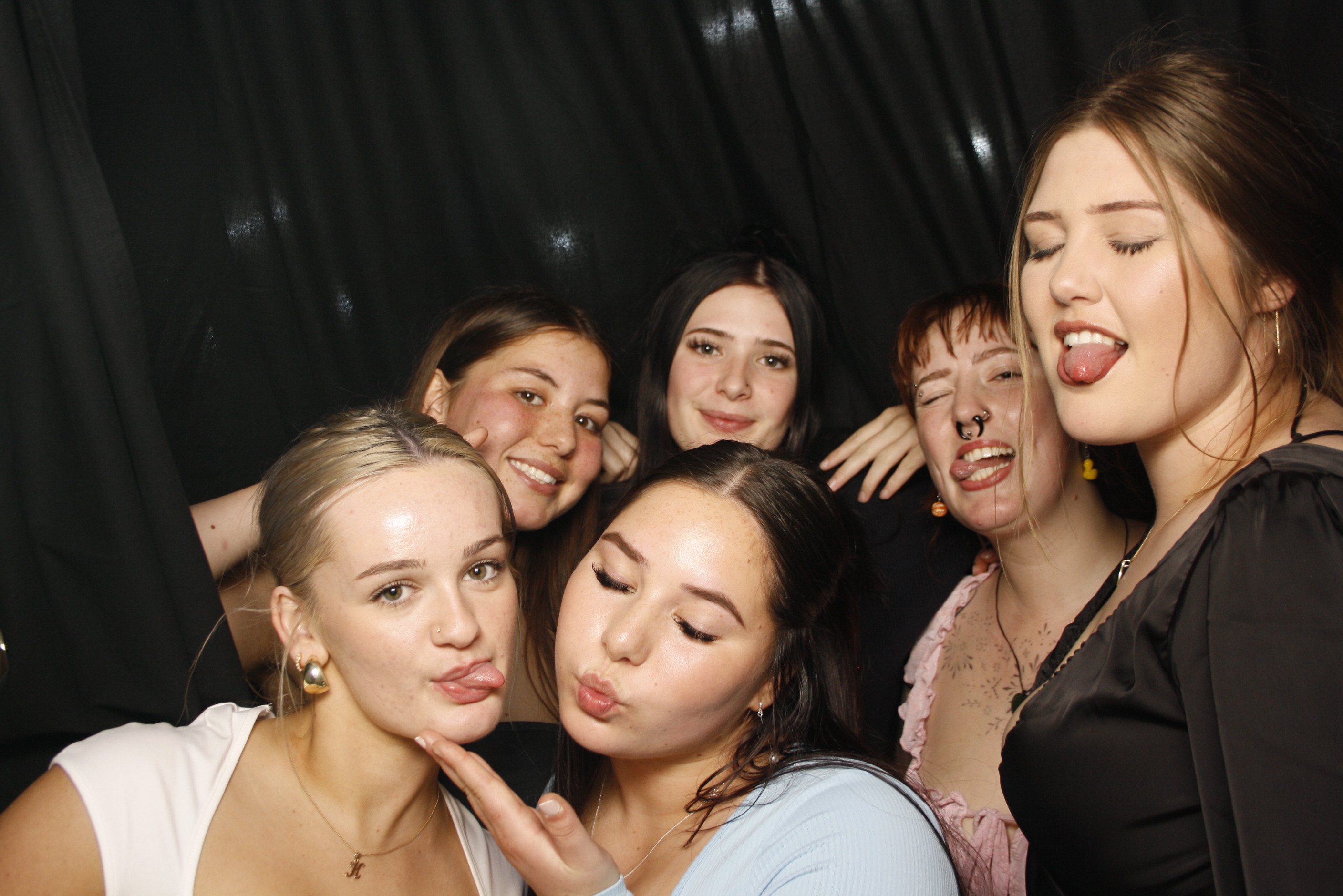 Whitecliffe Family Reunion | View more photos from the event at wgtngallery.classicphotobooths.co.nz/u/wgtncpbgallery/Whitecliffe-Family-Reunion