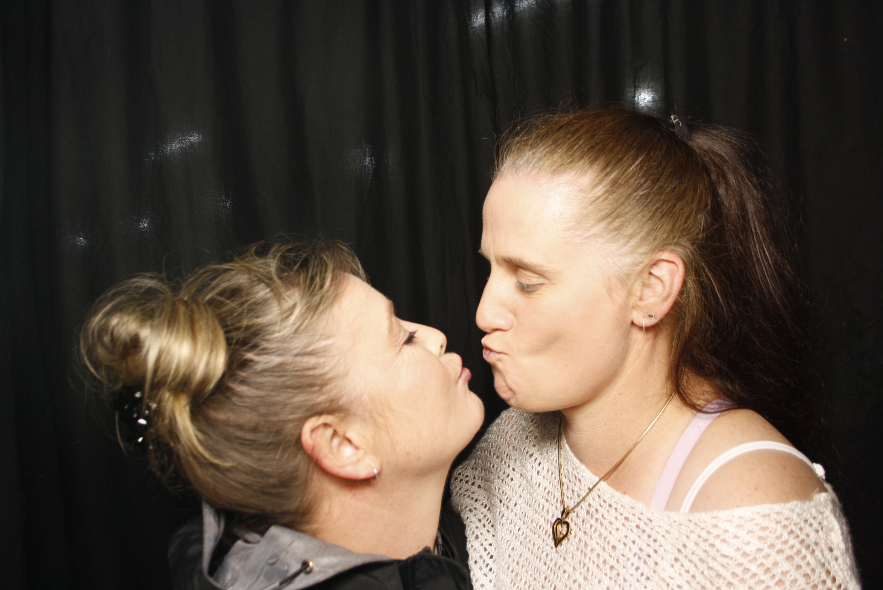 Whitecliffe Family Reunion | View more photos from the event at wgtngallery.classicphotobooths.co.nz/u/wgtncpbgallery/Whitecliffe-Family-Reunion