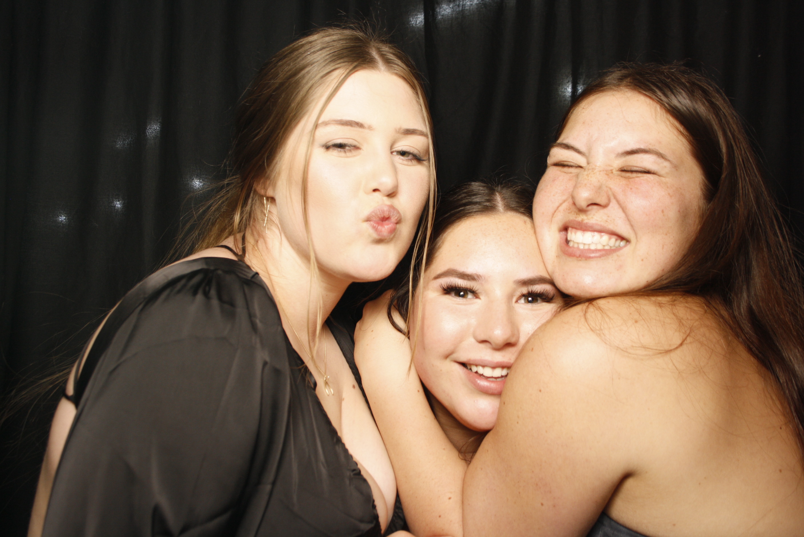 Whitecliffe Family Reunion | View more photos from the event at wgtngallery.classicphotobooths.co.nz/u/wgtncpbgallery/Whitecliffe-Family-Reunion