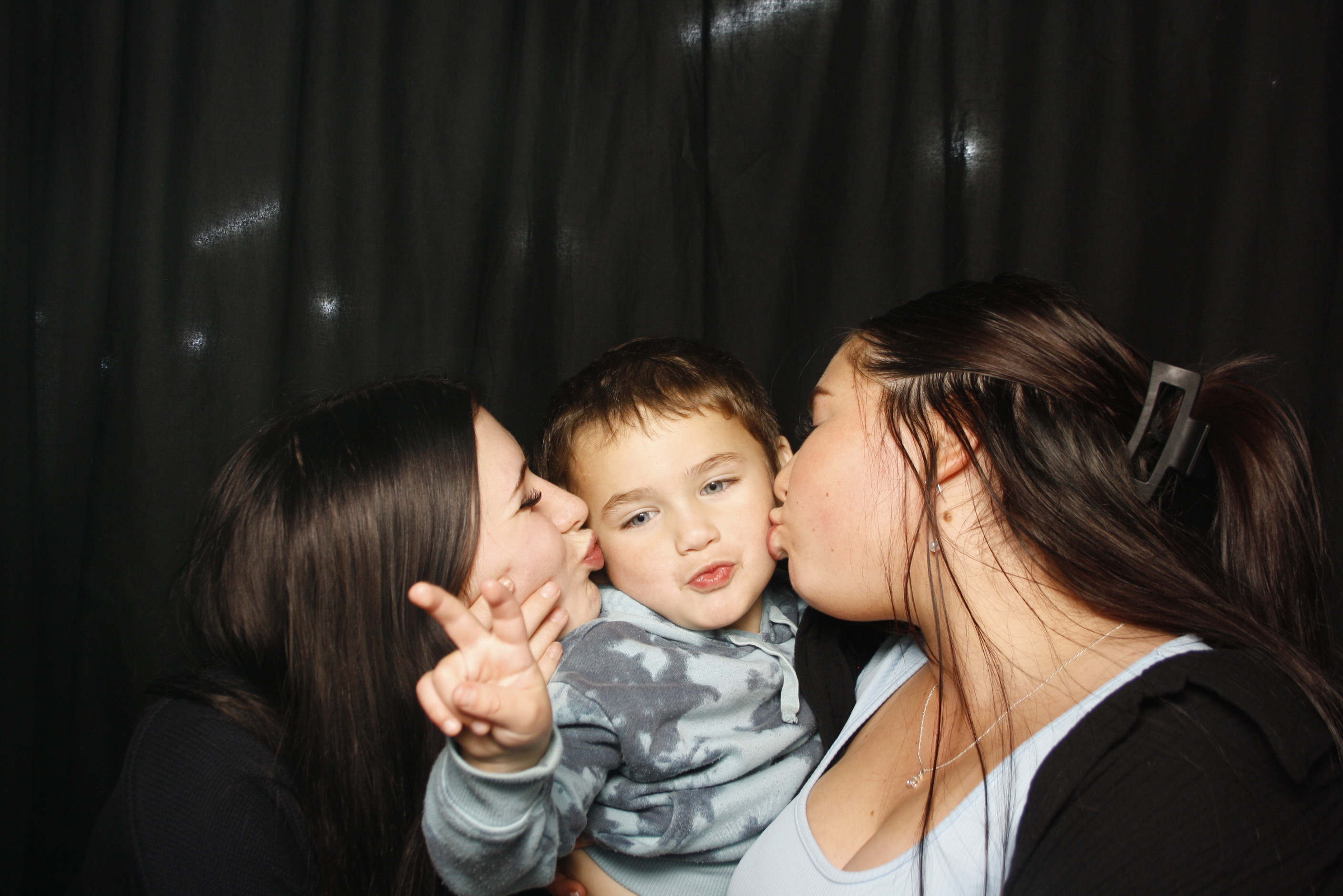 Whitecliffe Family Reunion | View more photos from the event at wgtngallery.classicphotobooths.co.nz/u/wgtncpbgallery/Whitecliffe-Family-Reunion