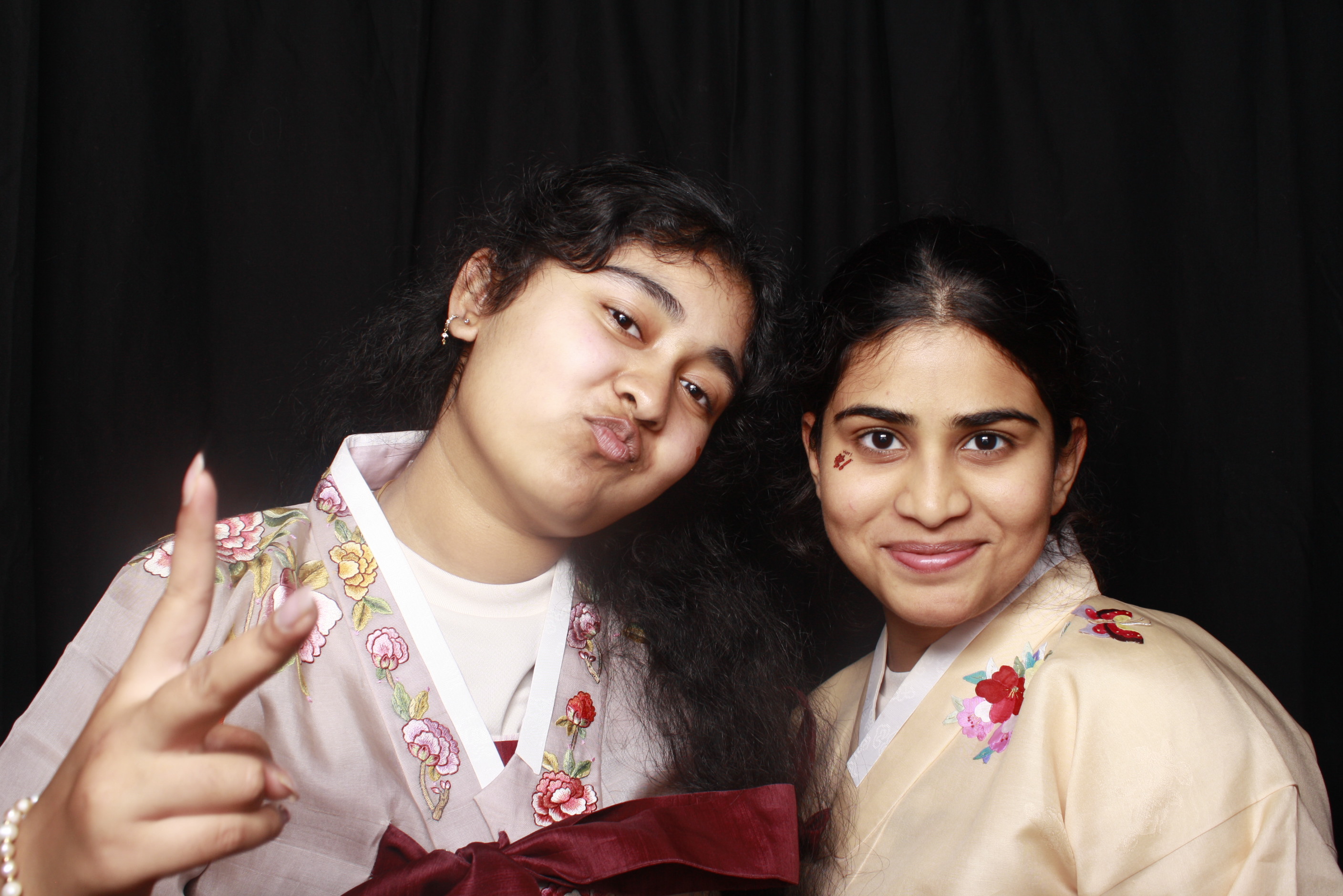 K-Culture Festival 2025 - Booth 1 | View more photos from the event at wgtngallery.classicphotobooths.co.nz/u/wgtncpbgallery/K-Culture-Festival-2025-Booth-1