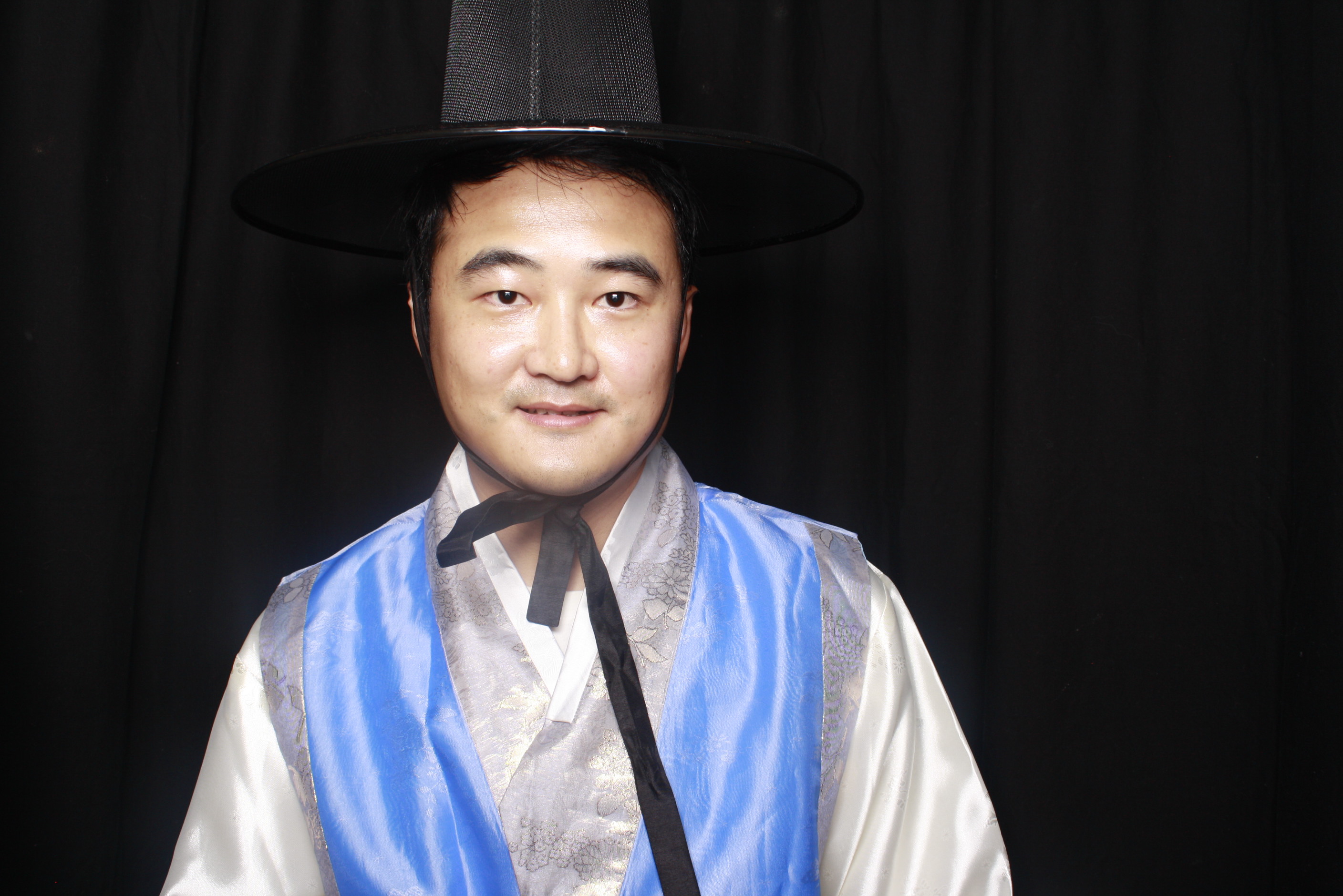 K-Culture Festival 2025 - Booth 1 | View more photos from the event at wgtngallery.classicphotobooths.co.nz/u/wgtncpbgallery/K-Culture-Festival-2025-Booth-1