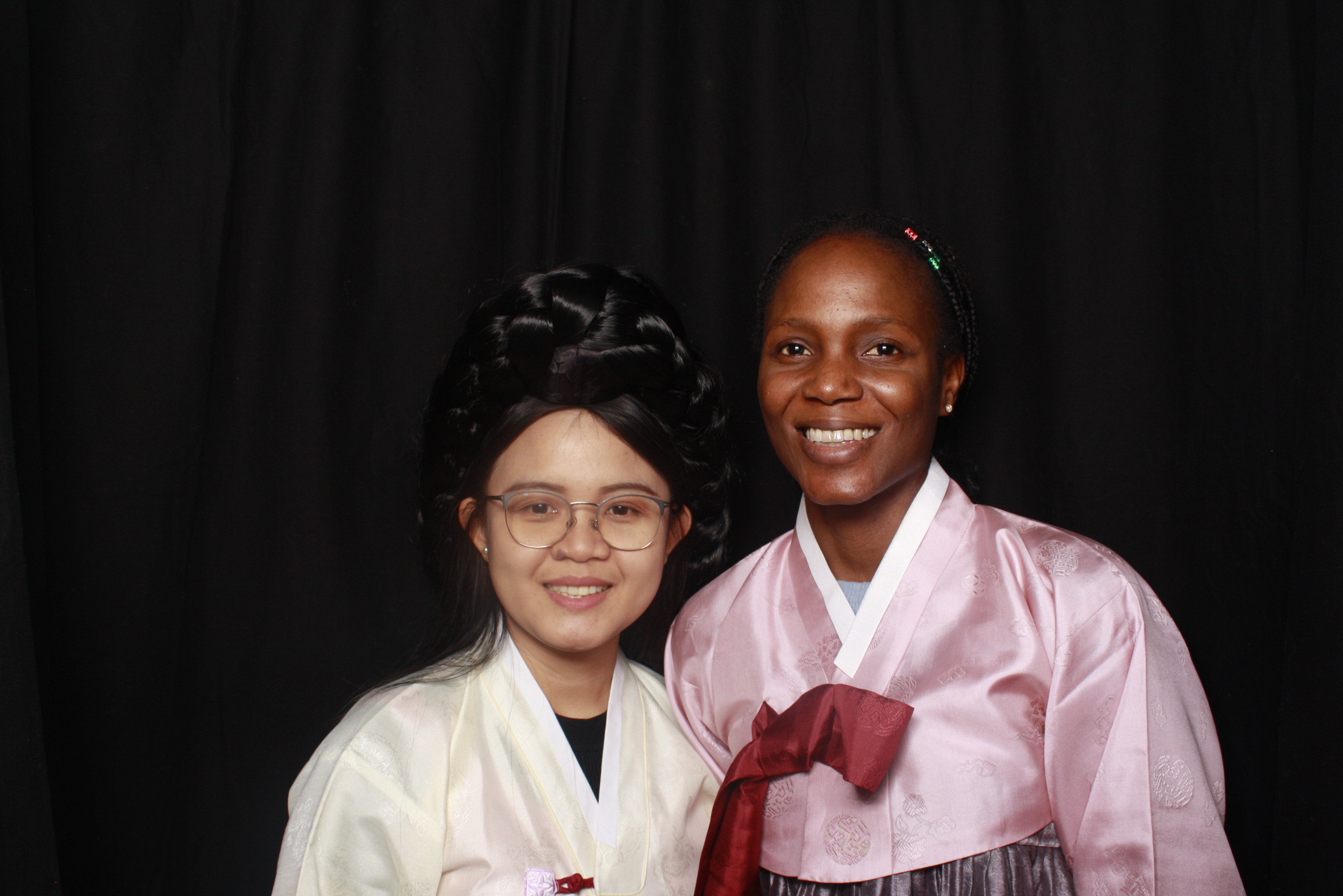 K-Culture Festival 2025 - Booth 1 | View more photos from the event at wgtngallery.classicphotobooths.co.nz/u/wgtncpbgallery/K-Culture-Festival-2025-Booth-1